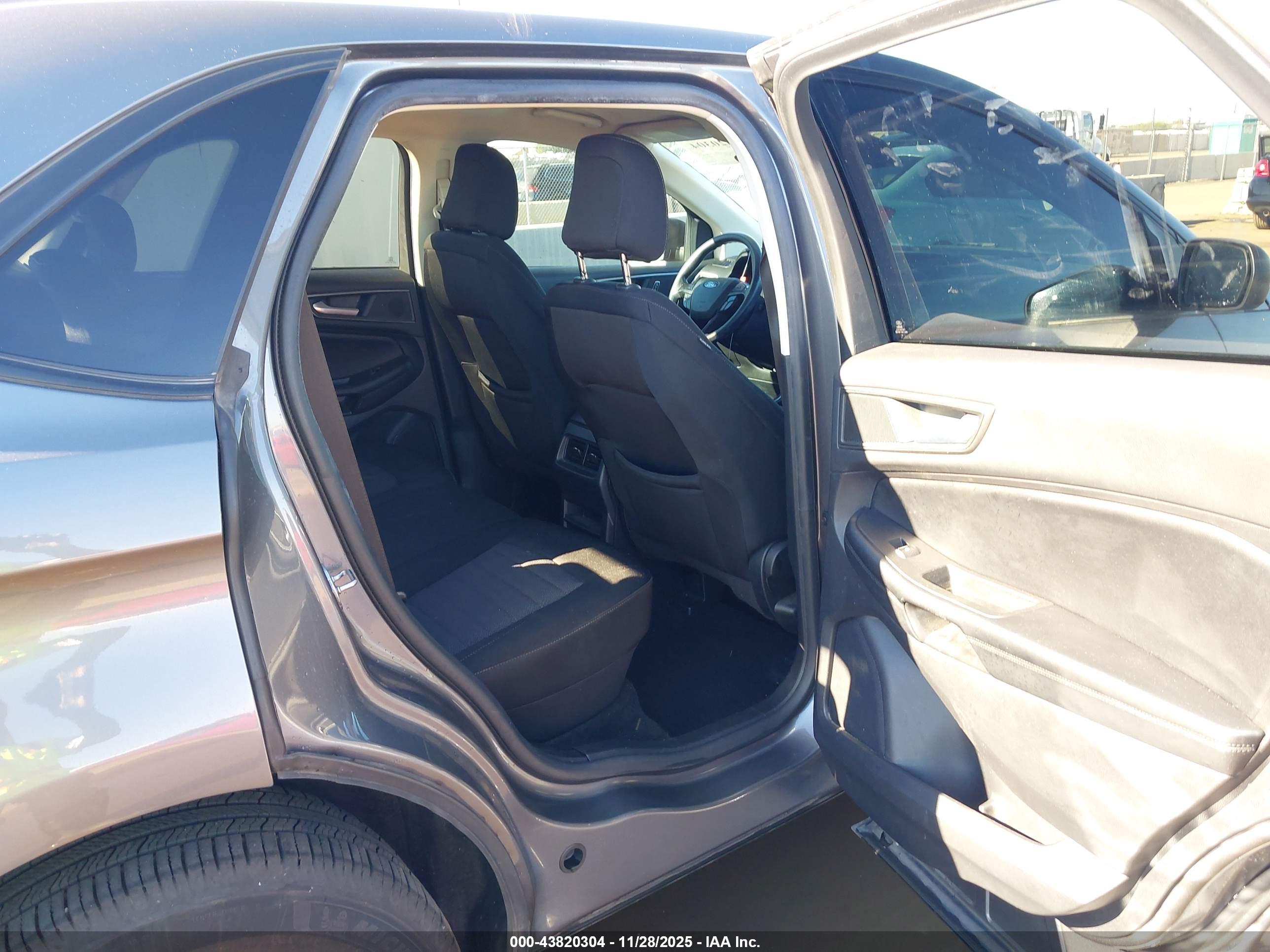 FORD EDGE image 8
