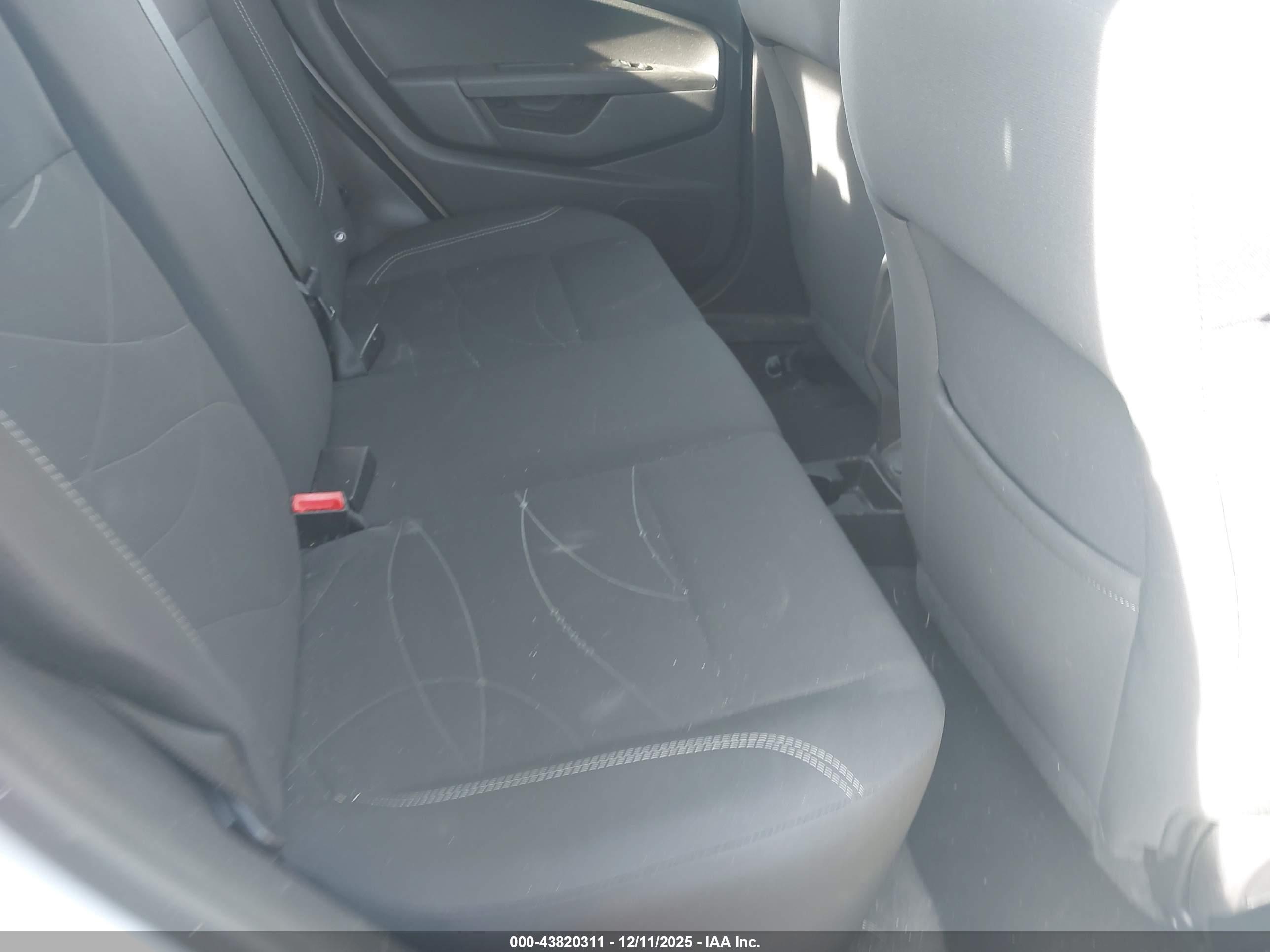 FORD FIESTA image 8