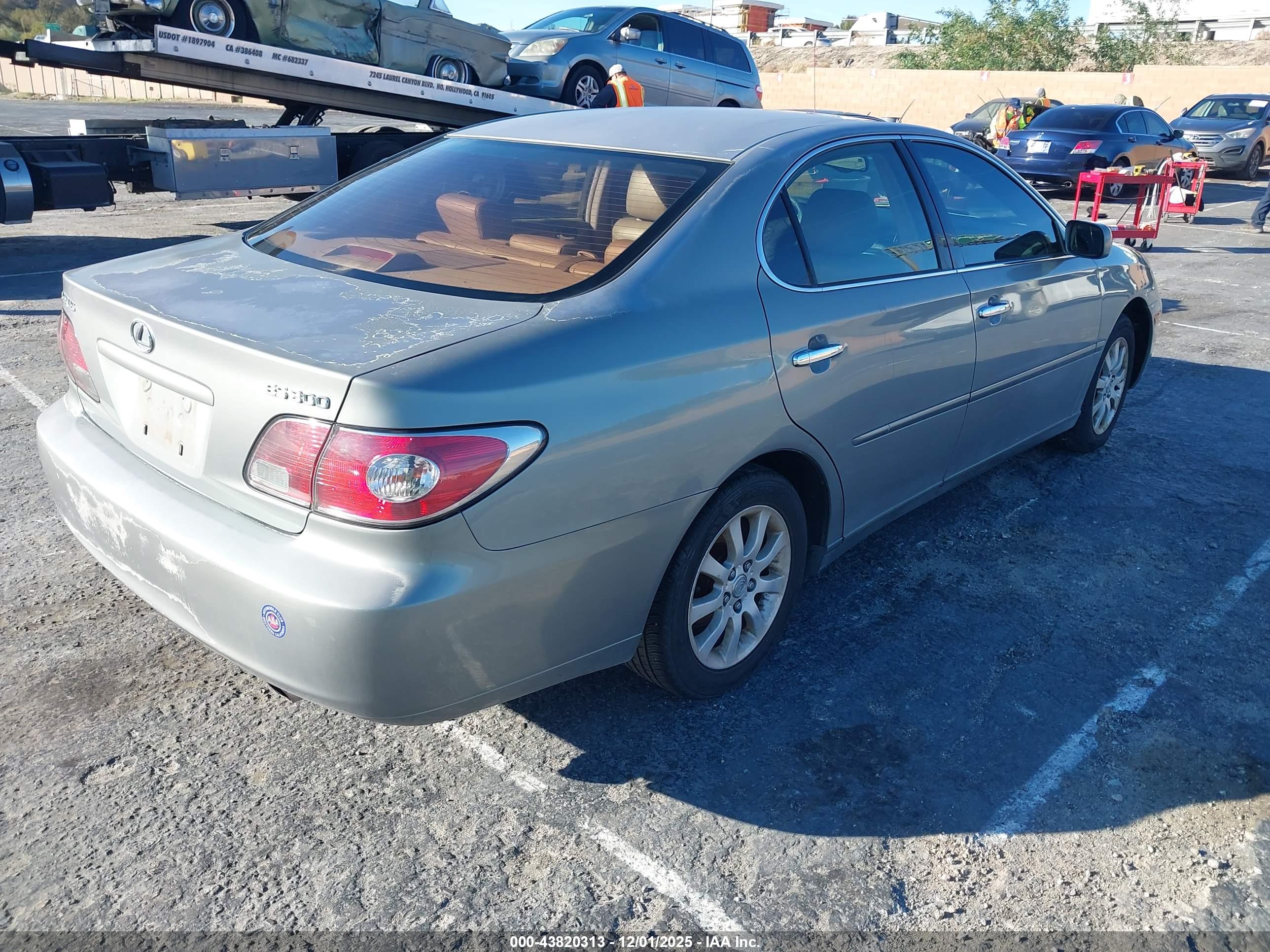LEXUS ES image 4