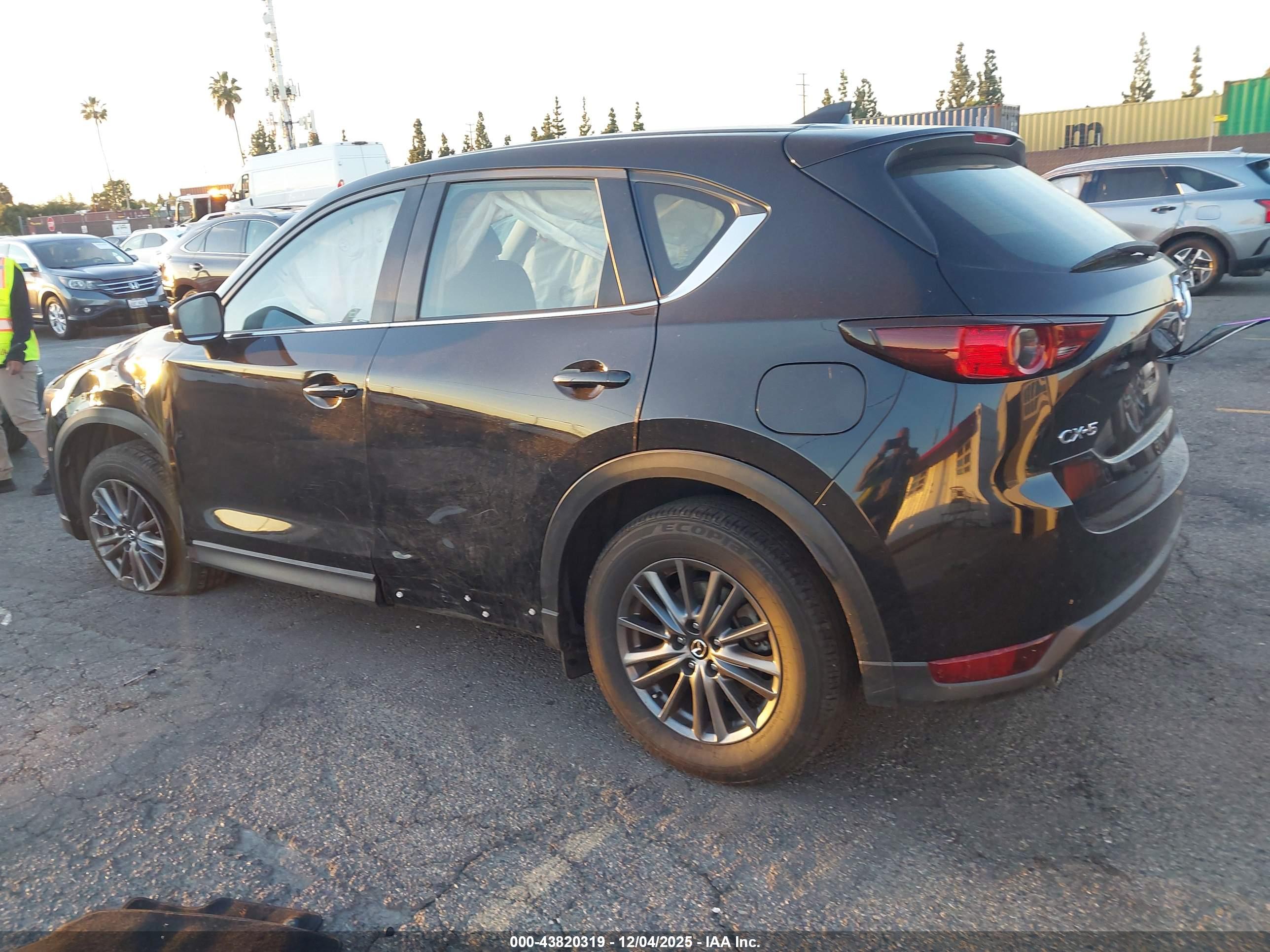 MAZDA CX-5 image 3