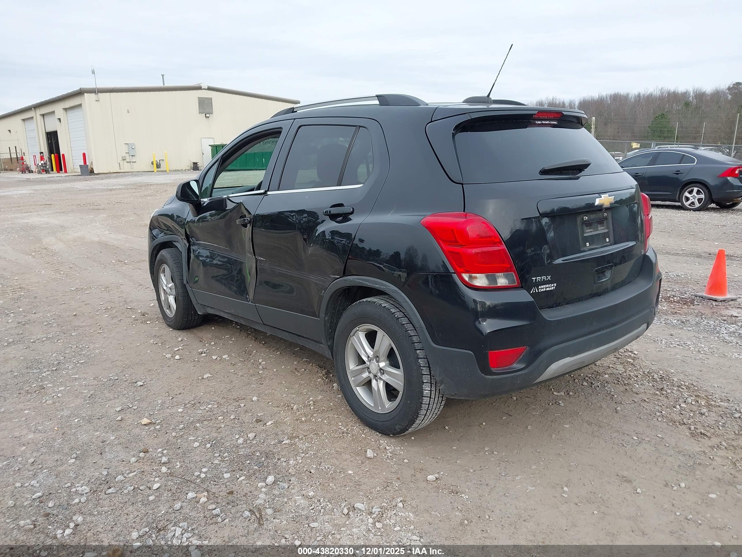 CHEVROLET TRAX image 3