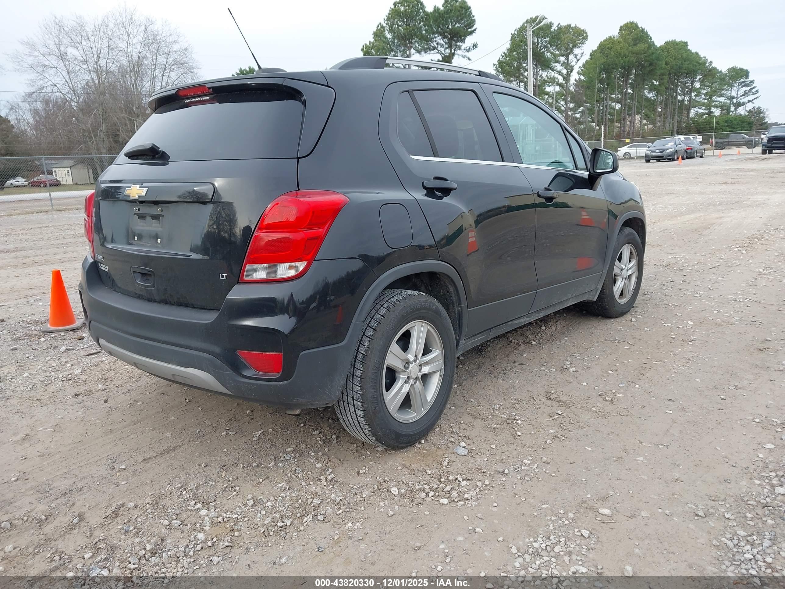 CHEVROLET TRAX image 4