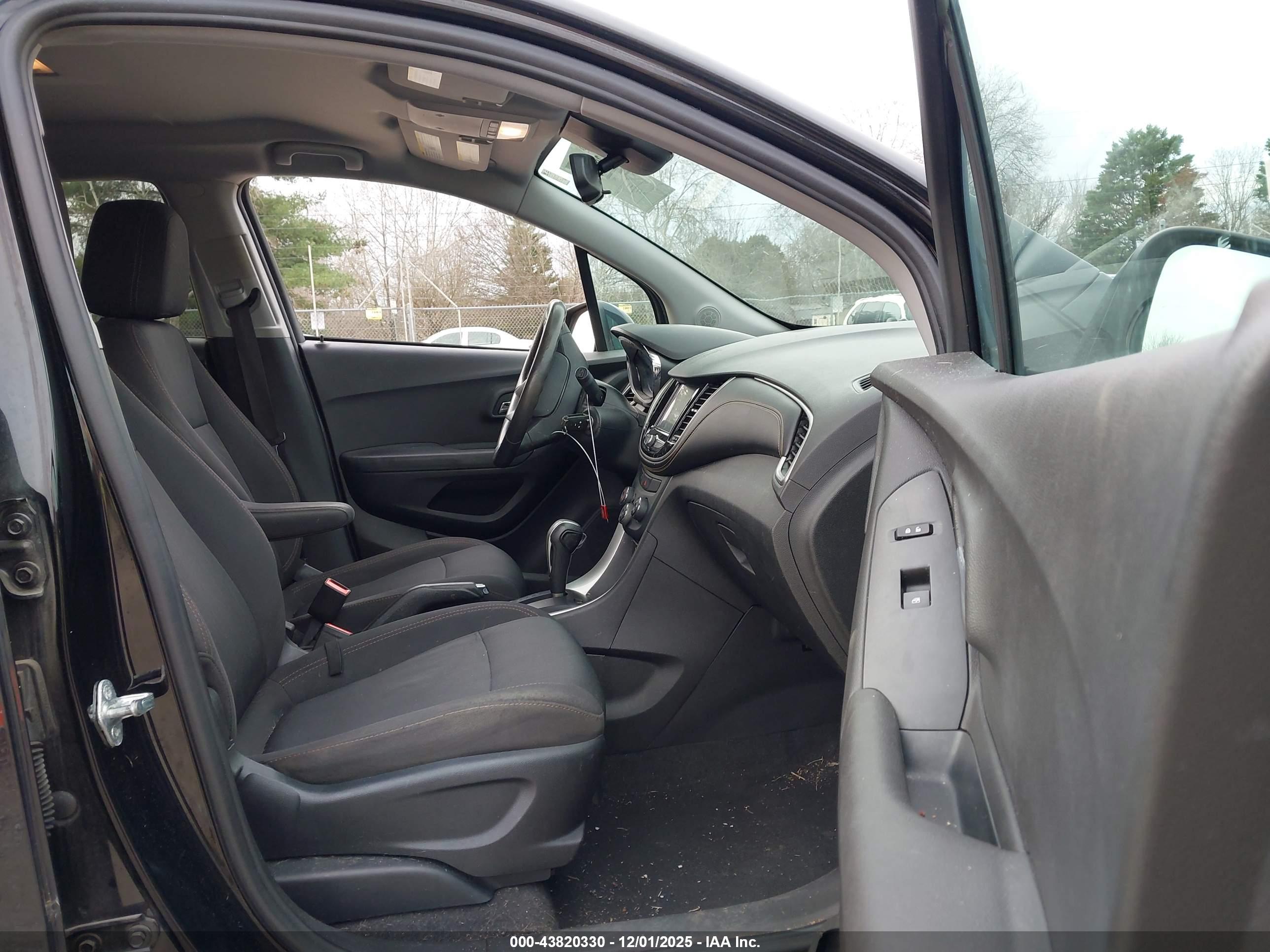 CHEVROLET TRAX image 5