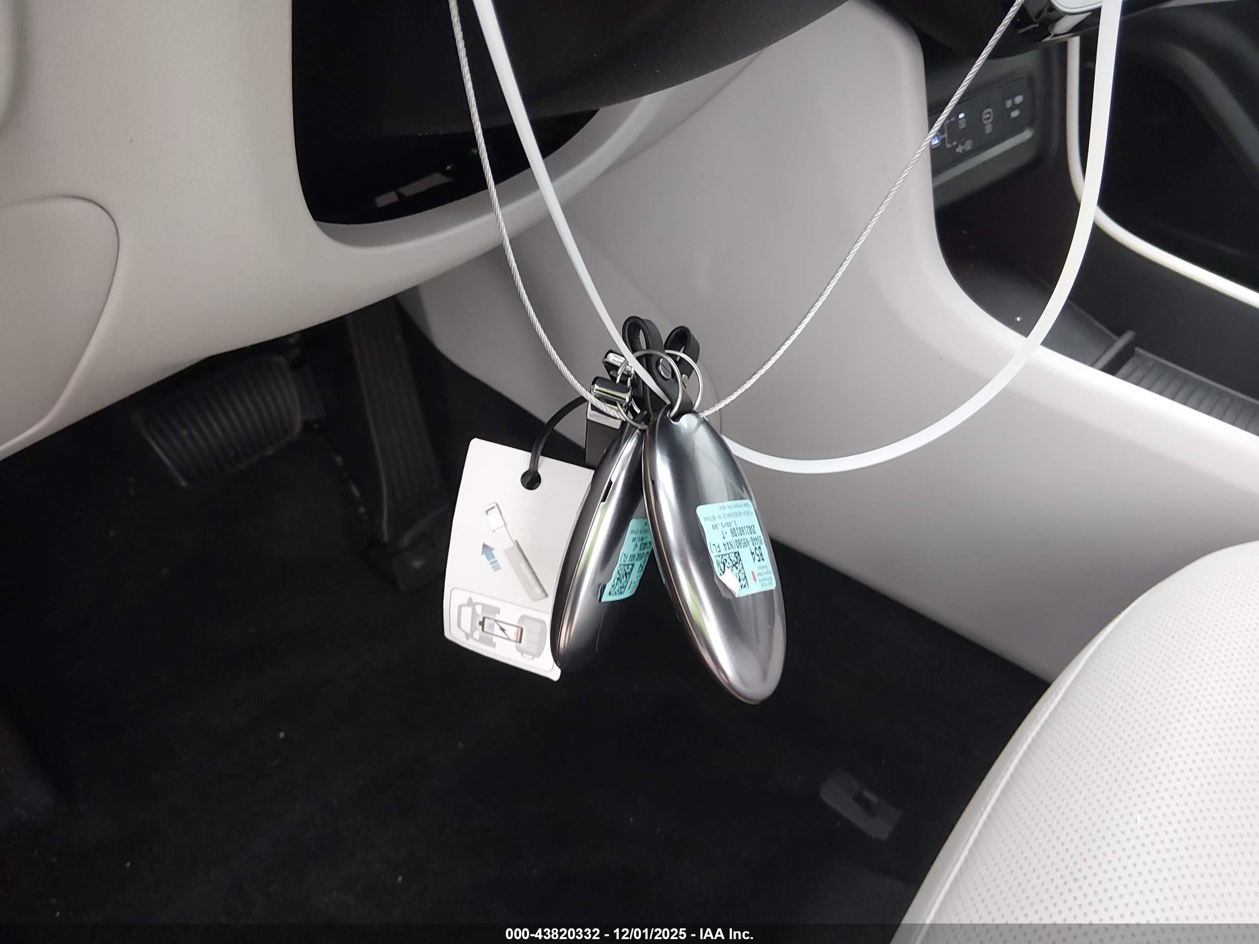 HYUNDAI TUCSON image 11