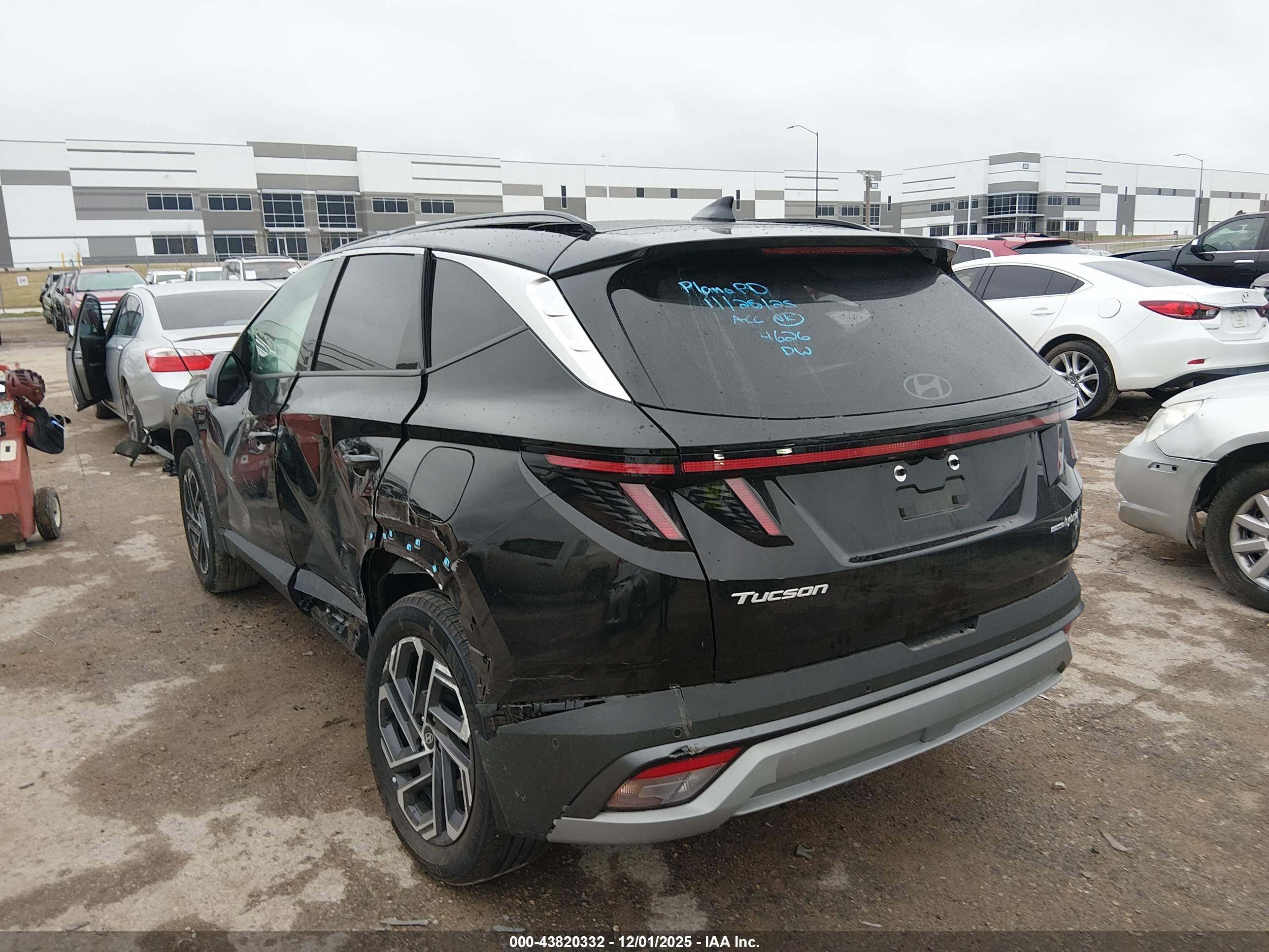 HYUNDAI TUCSON image 3