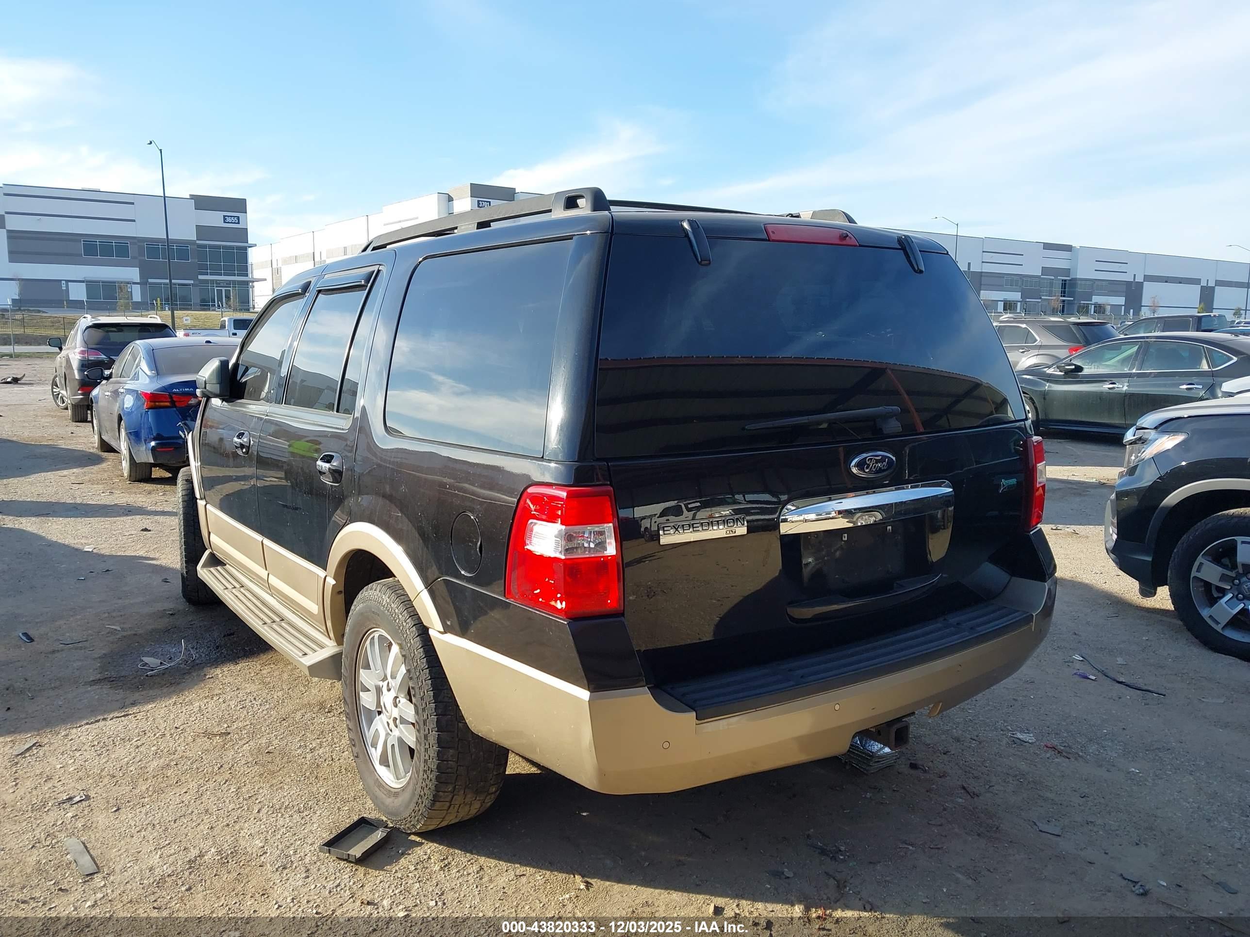 FORD EXPEDITION image 3