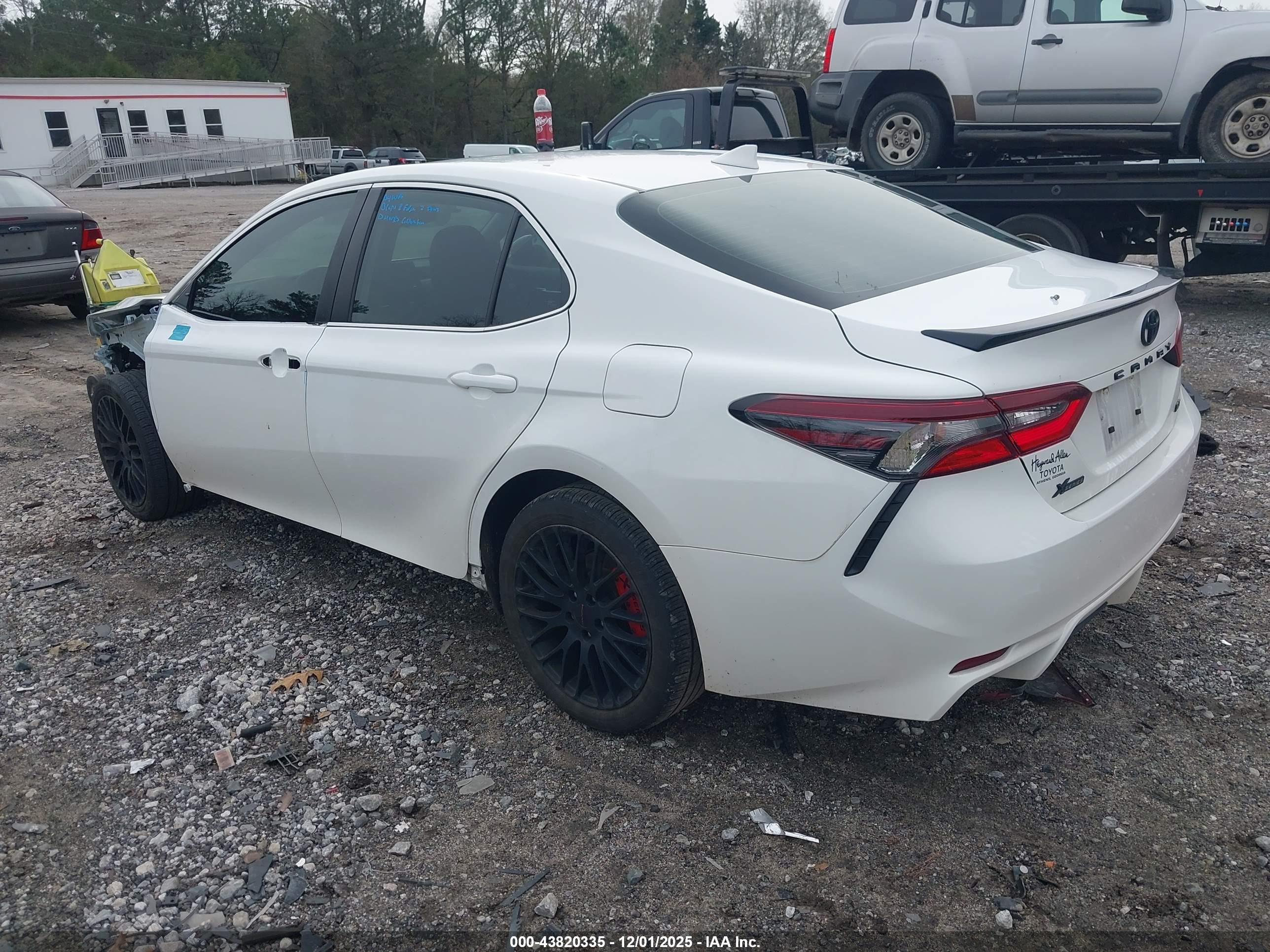 TOYOTA CAMRY image 3