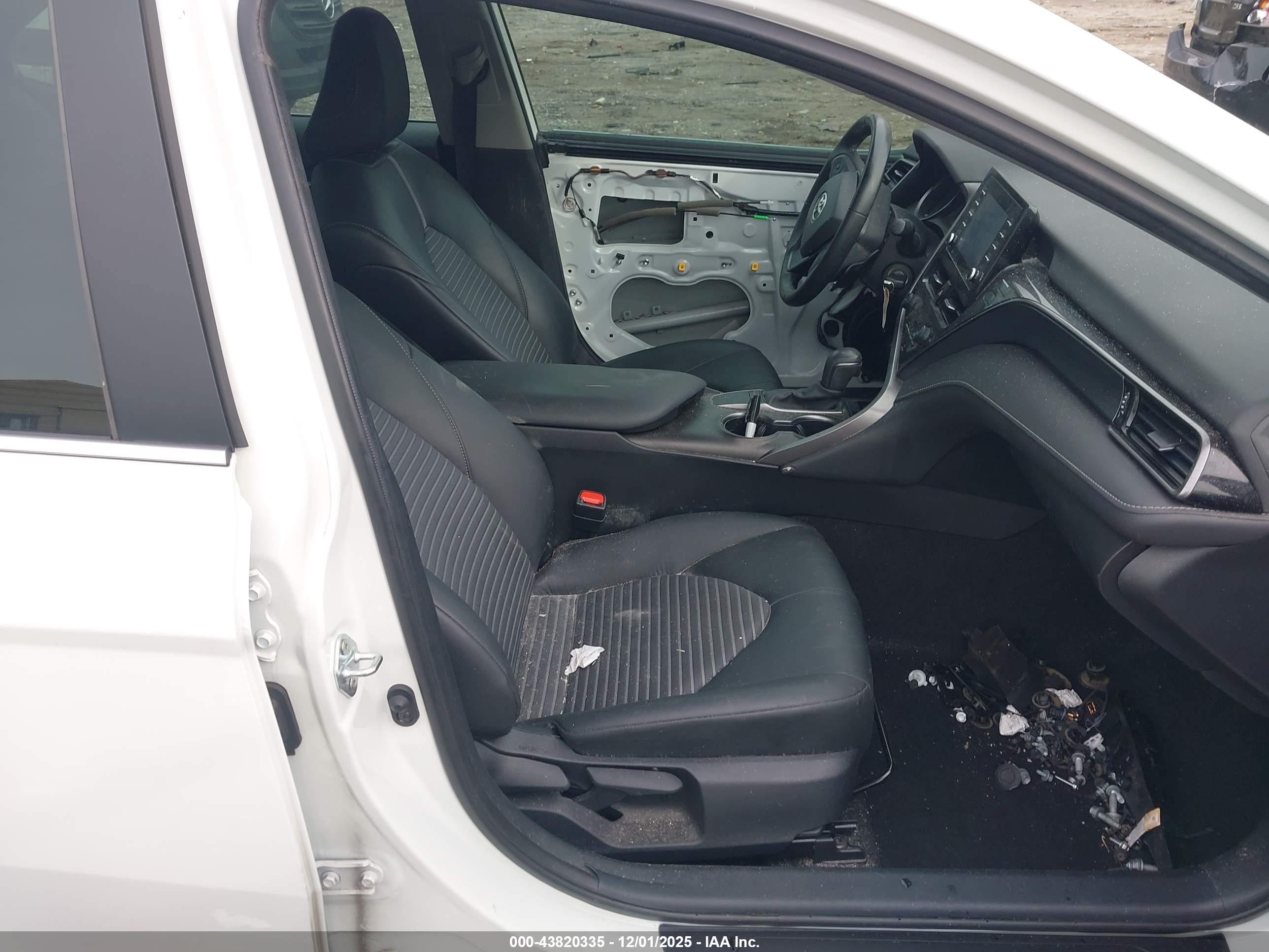TOYOTA CAMRY image 5