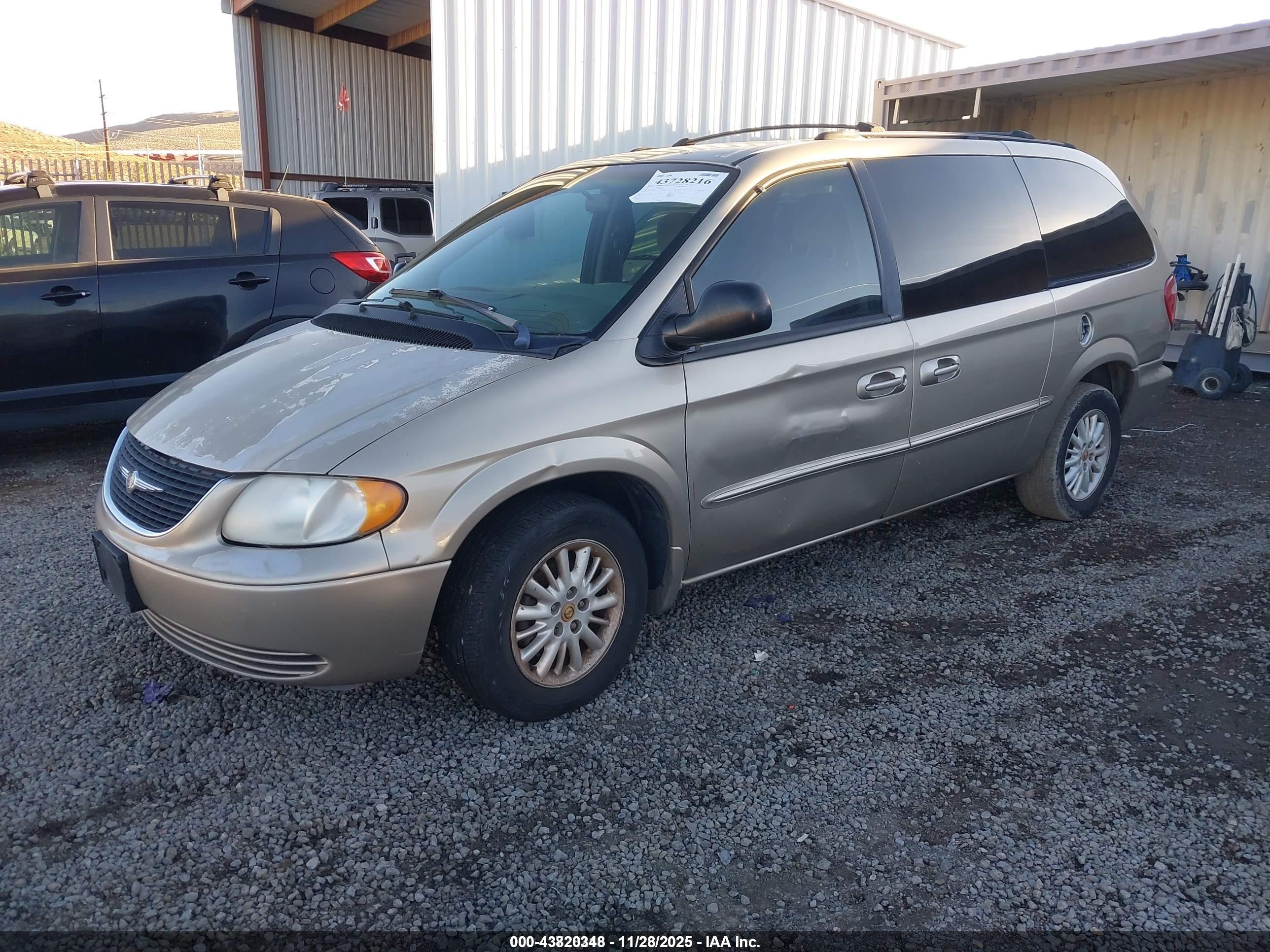 CHRYSLER TOWN image 2