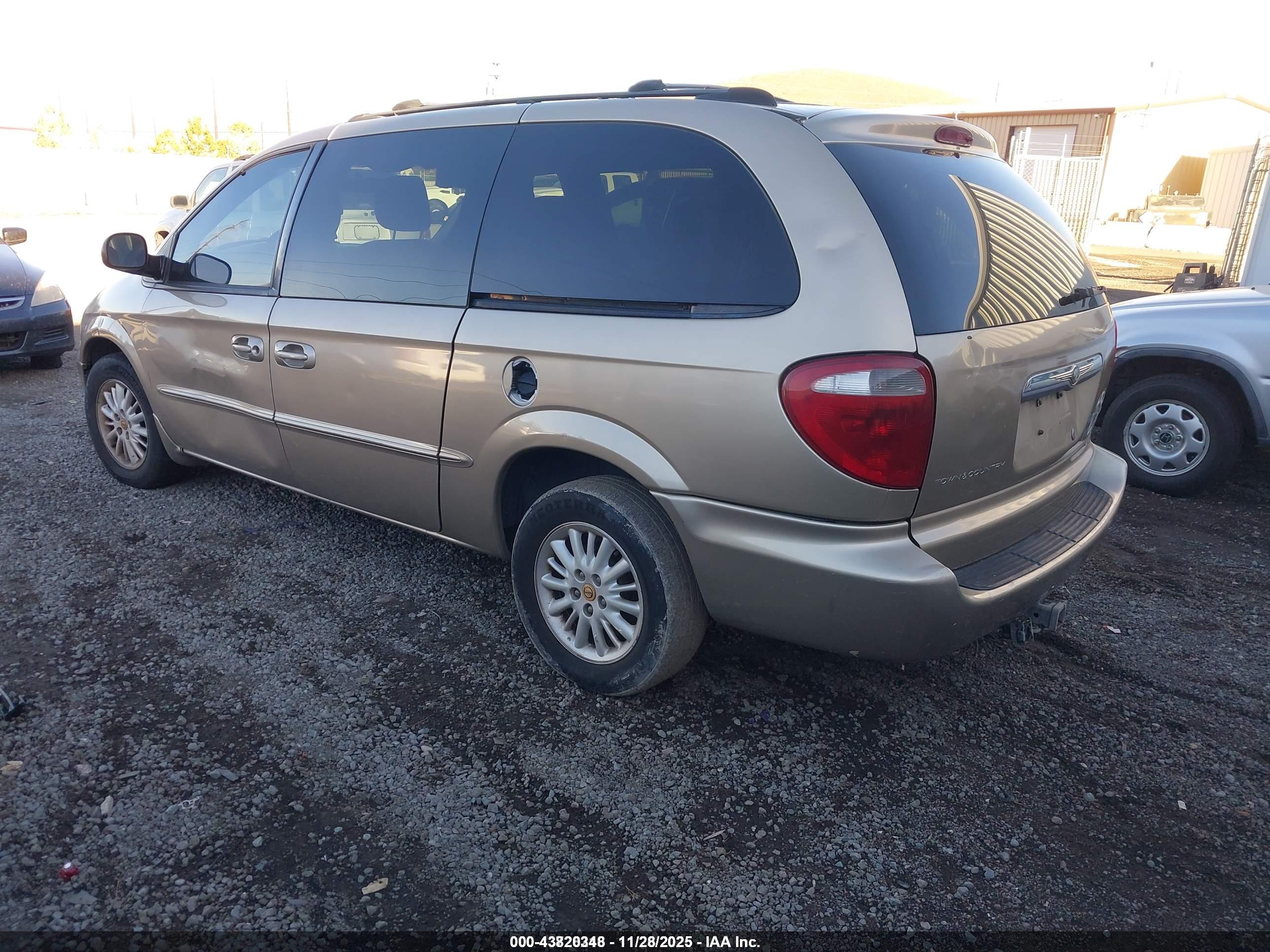 CHRYSLER TOWN image 3