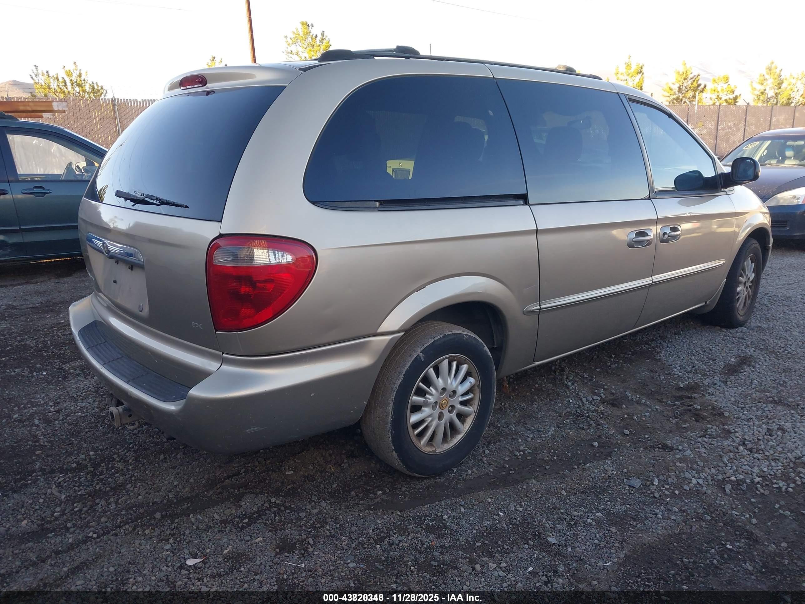 CHRYSLER TOWN image 4