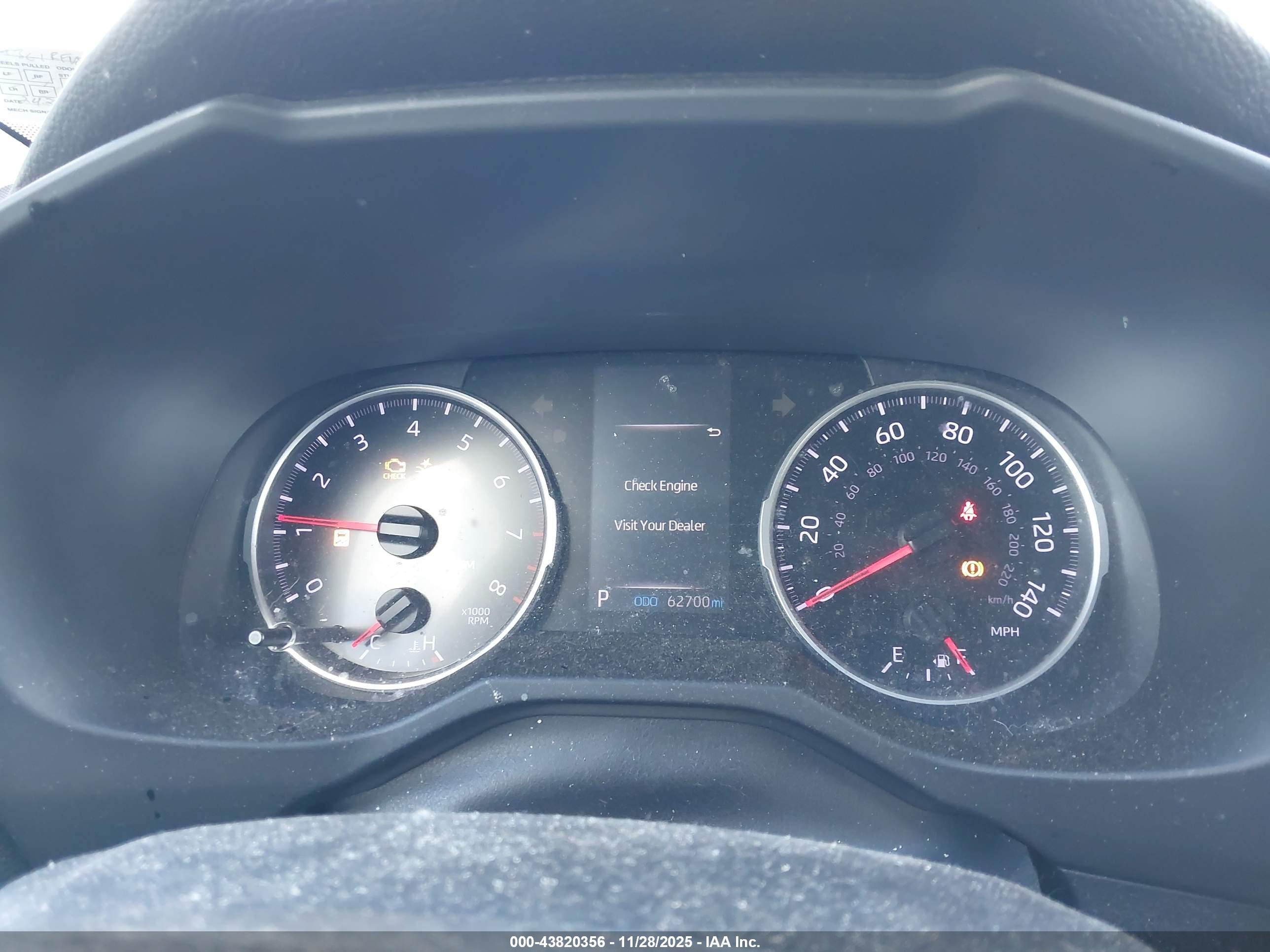 TOYOTA RAV4 image 7