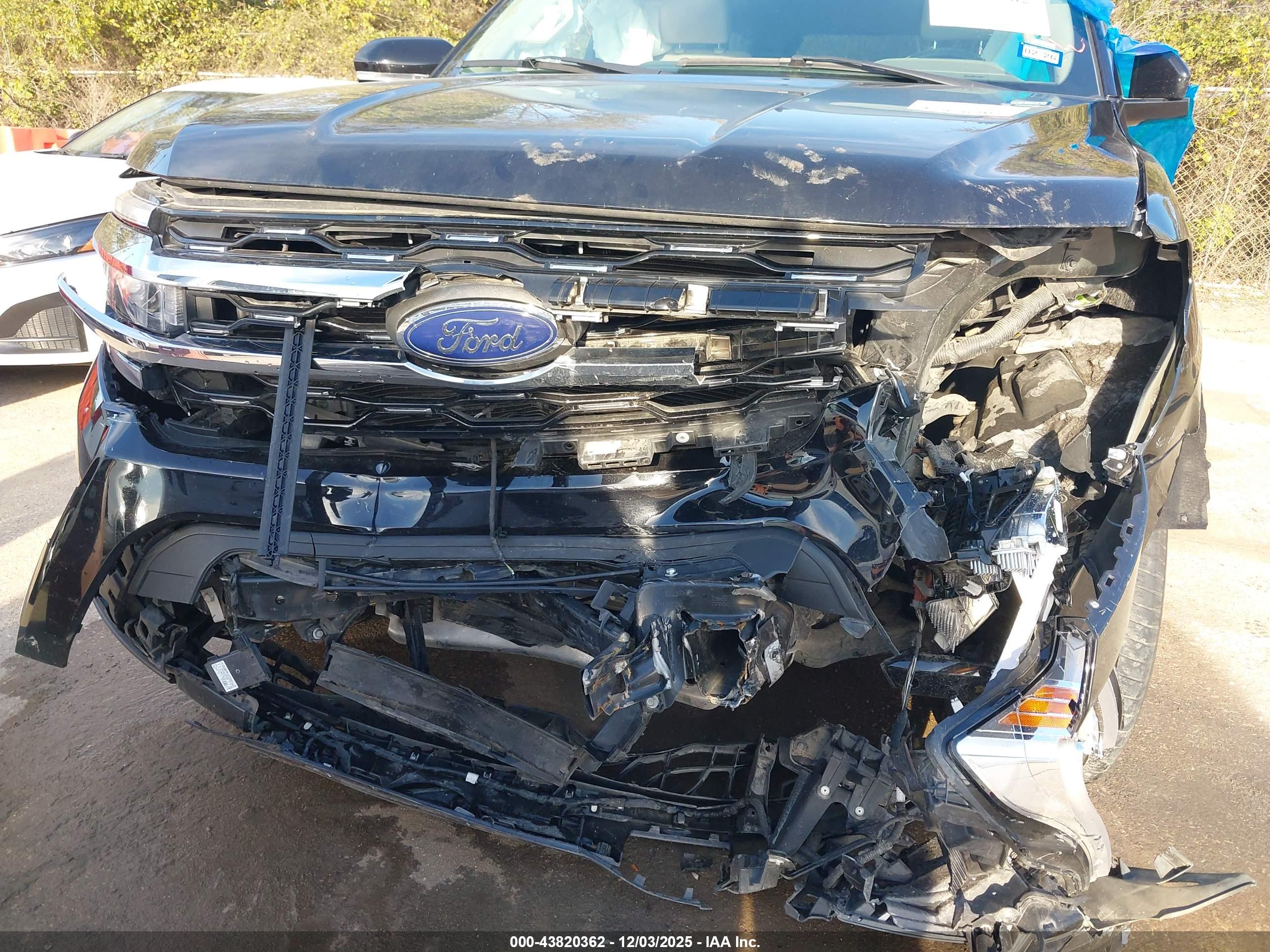 FORD EXPEDITION image 6