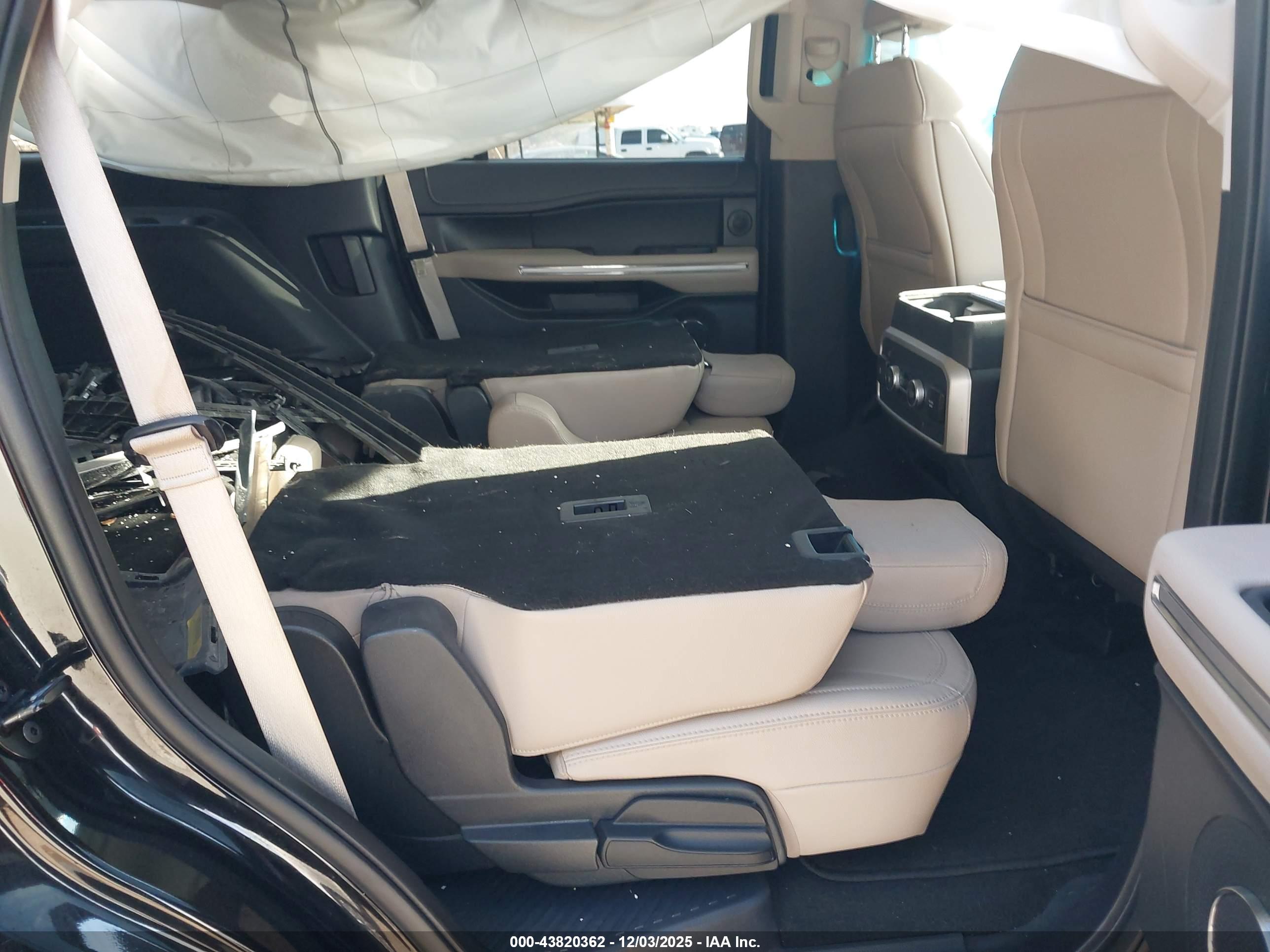 FORD EXPEDITION image 8