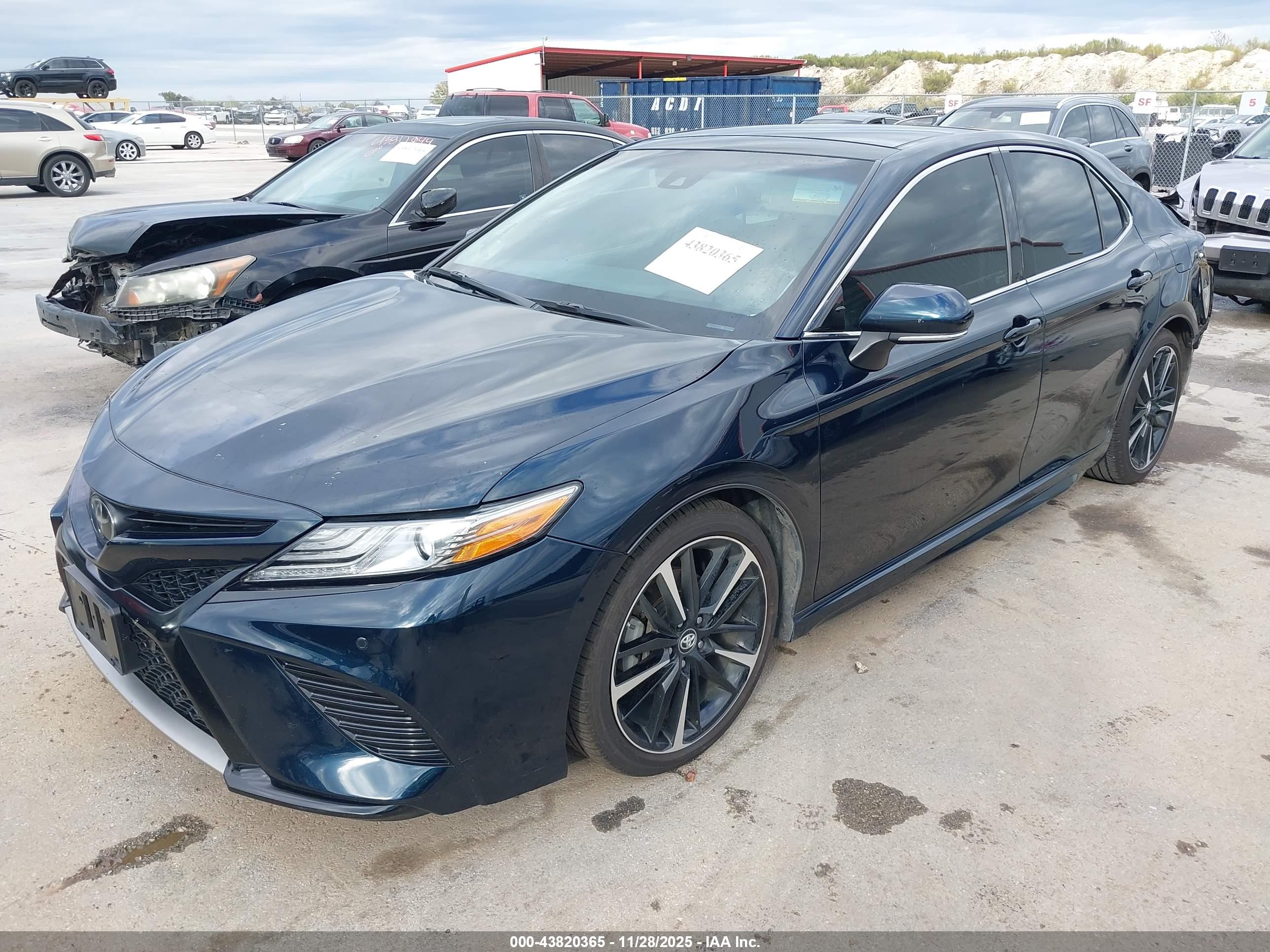 TOYOTA CAMRY image 2