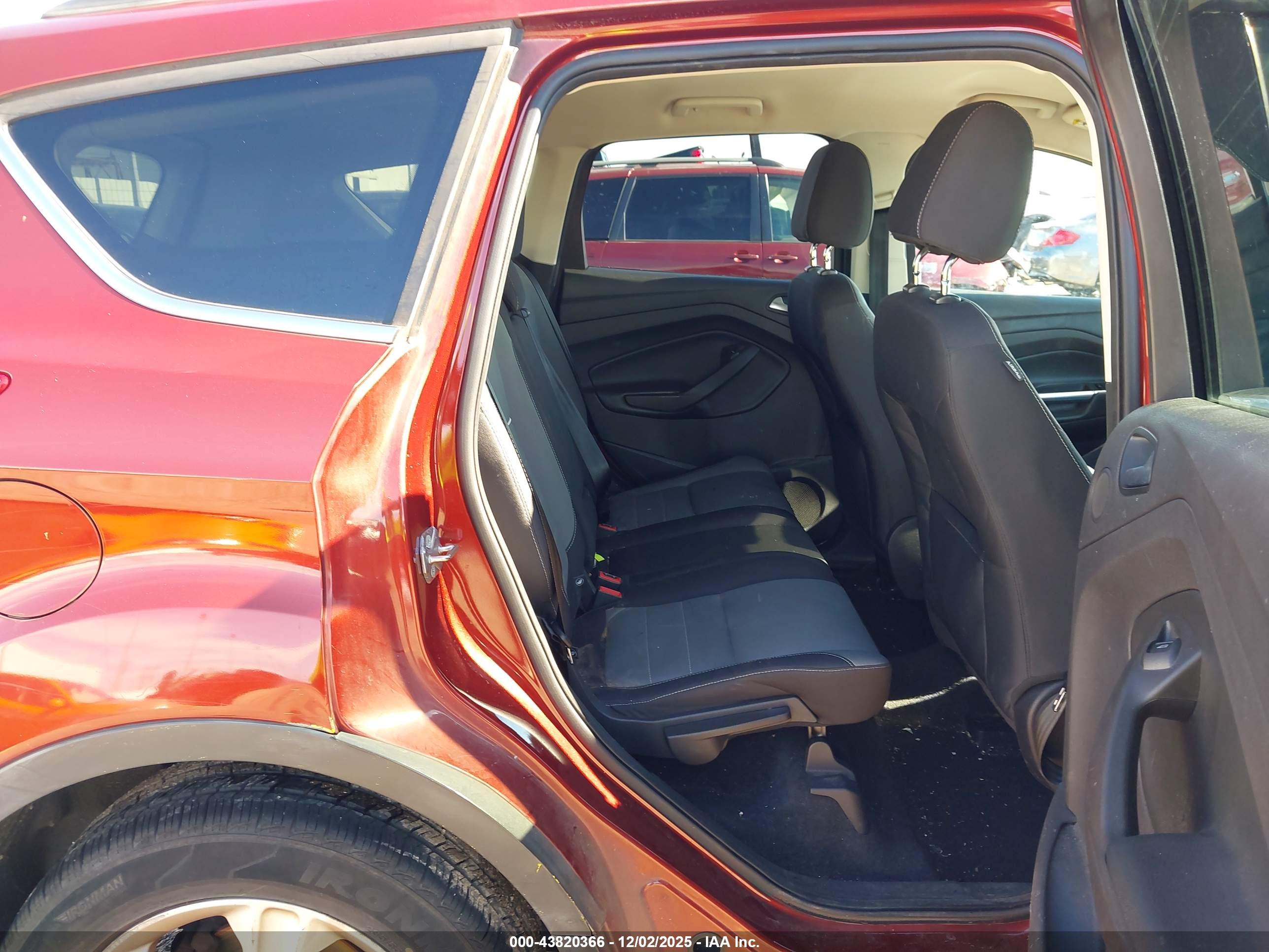 FORD ESCAPE image 8