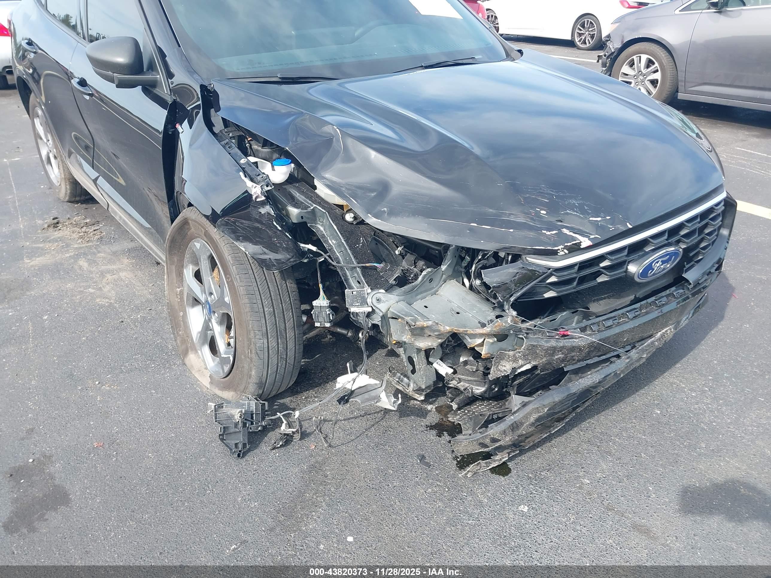 FORD ESCAPE image 6