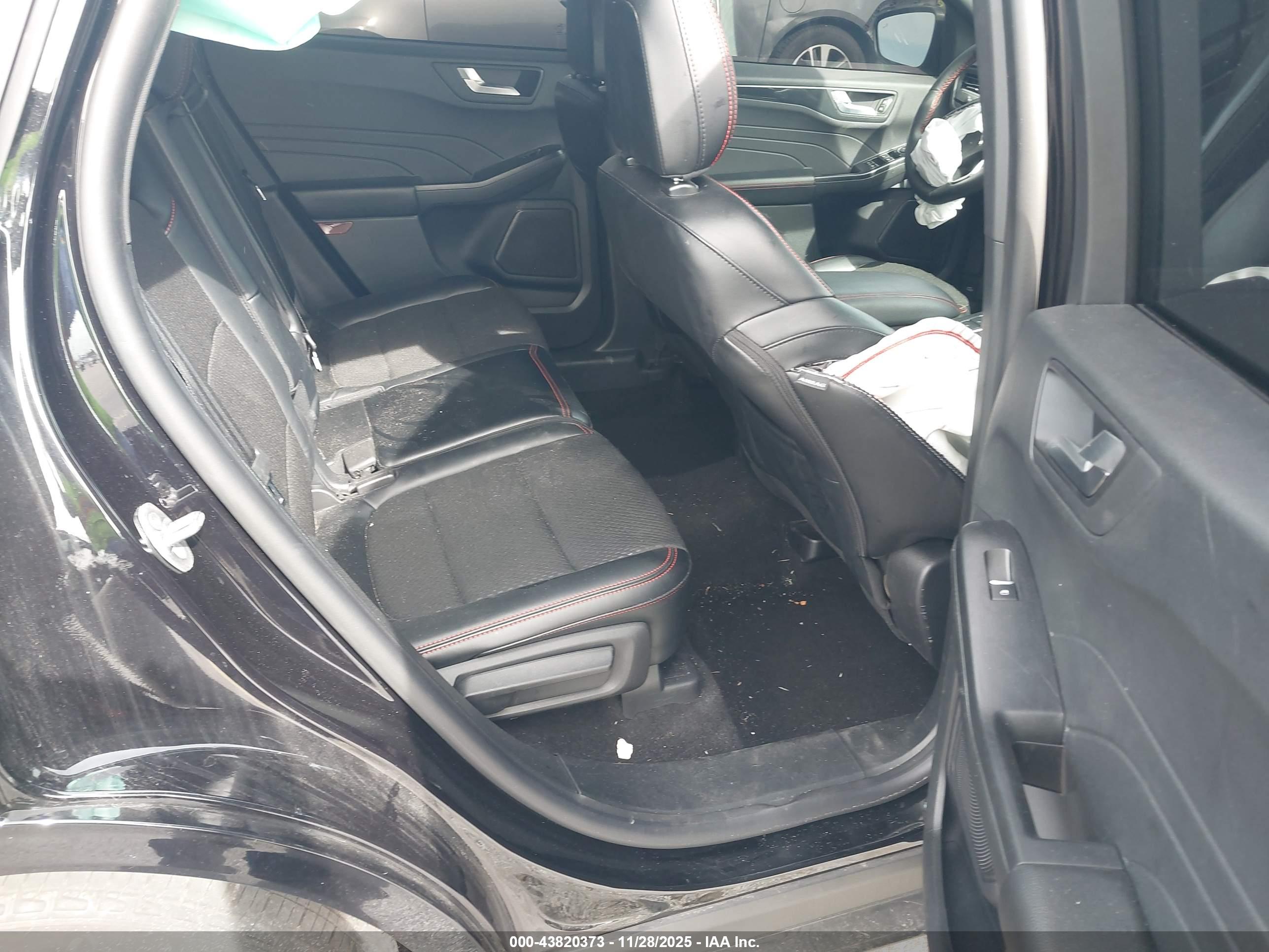 FORD ESCAPE image 8