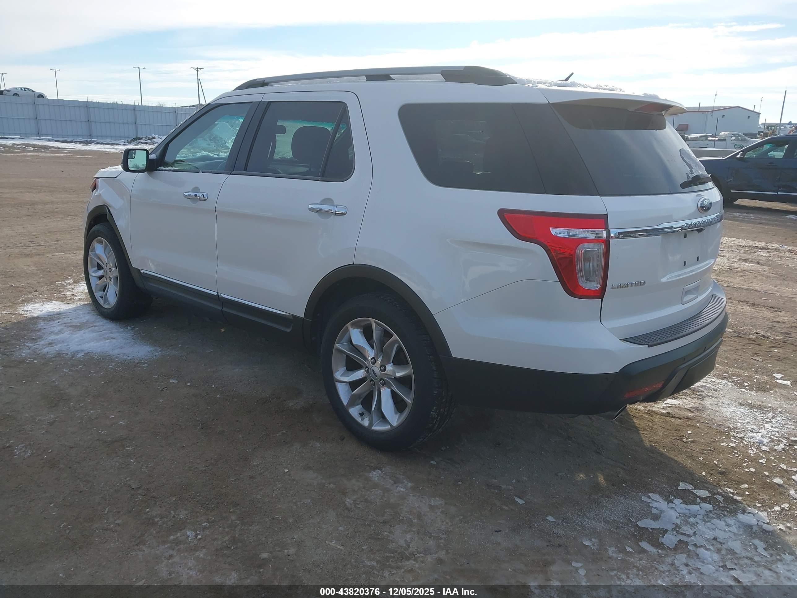 FORD EXPLORER image 3