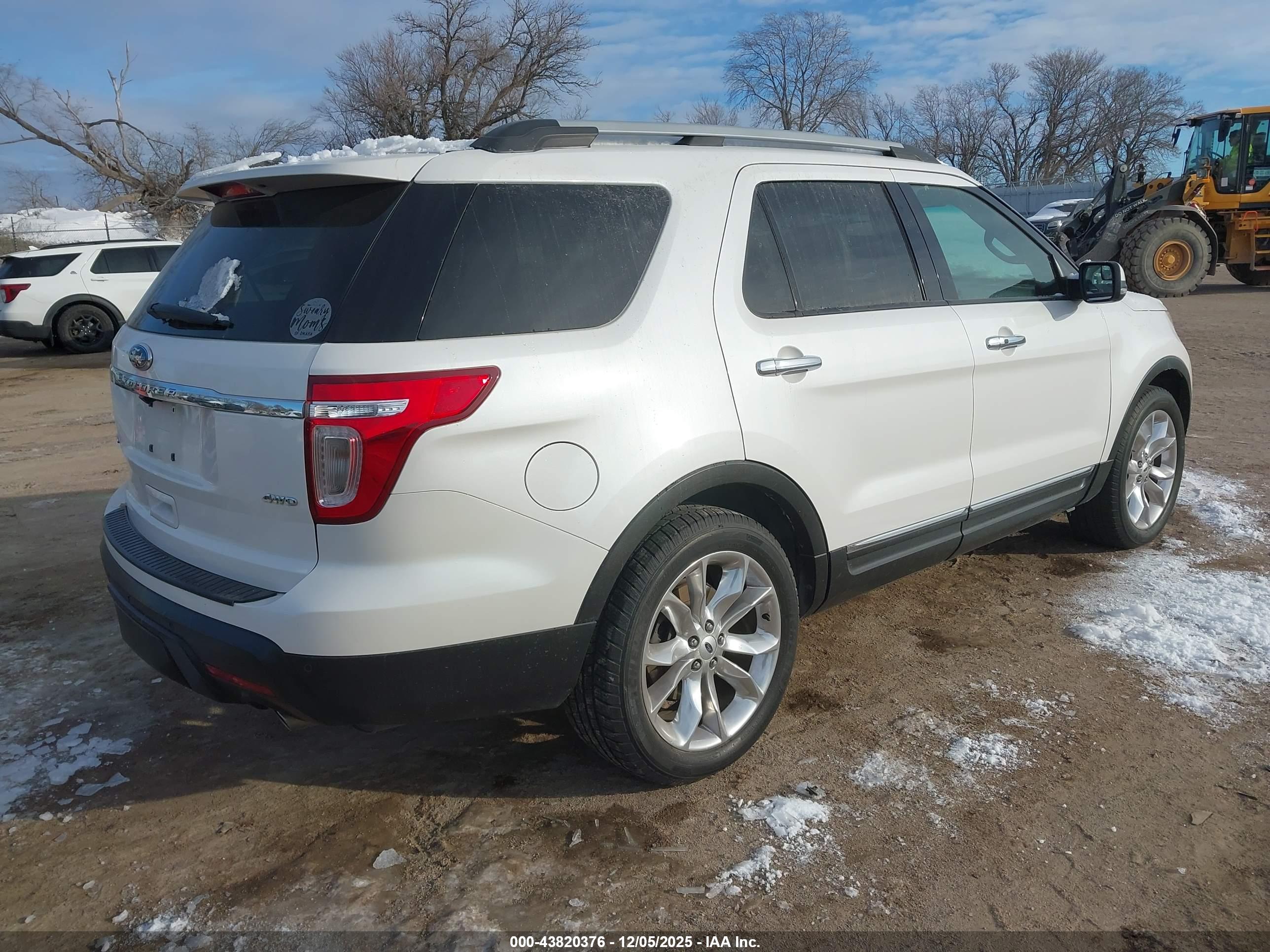 FORD EXPLORER image 4