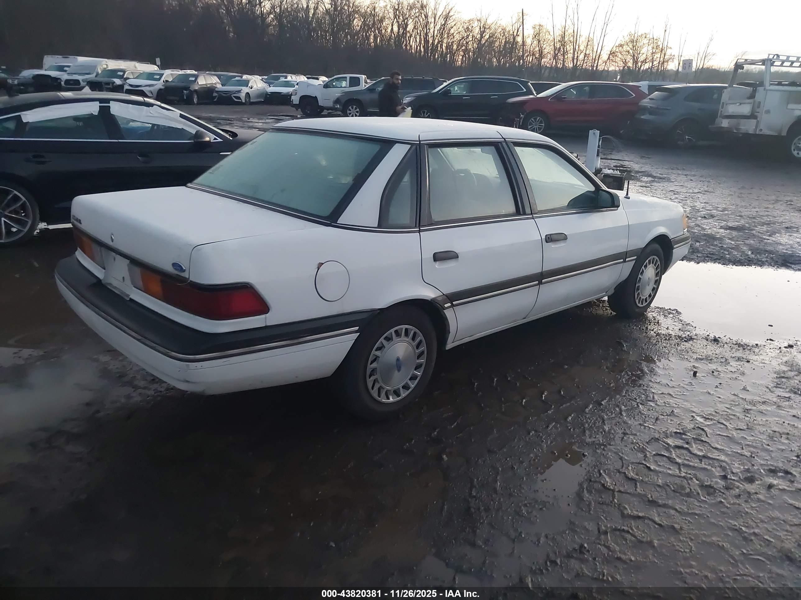 FORD TEMPO image 4