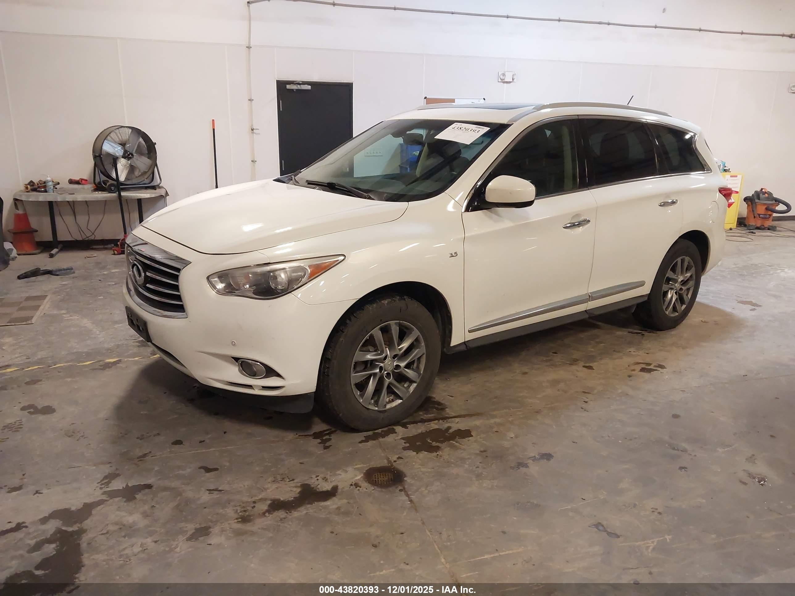 INFINITI QX60 image 2