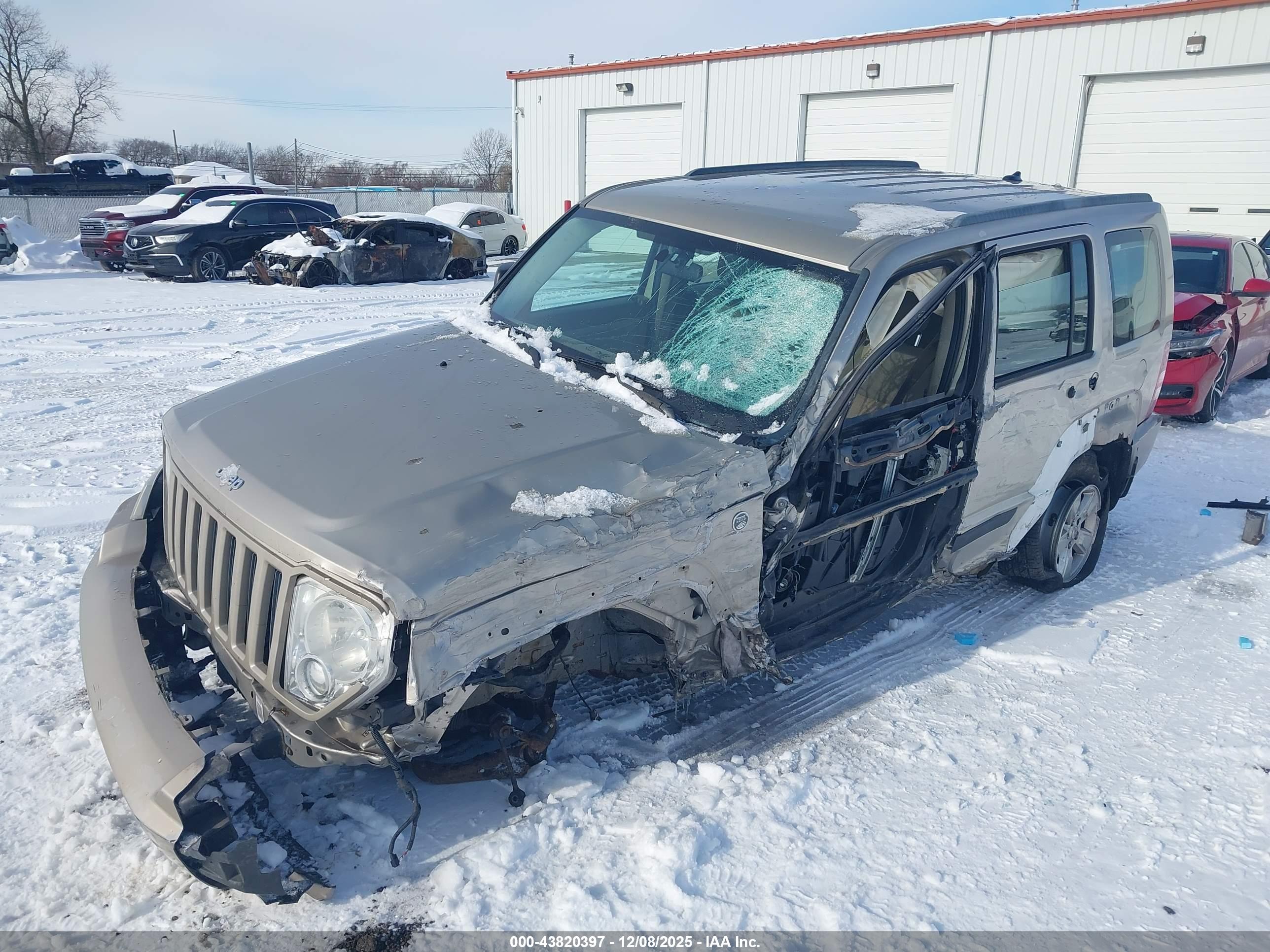 JEEP LIBERTY image 2