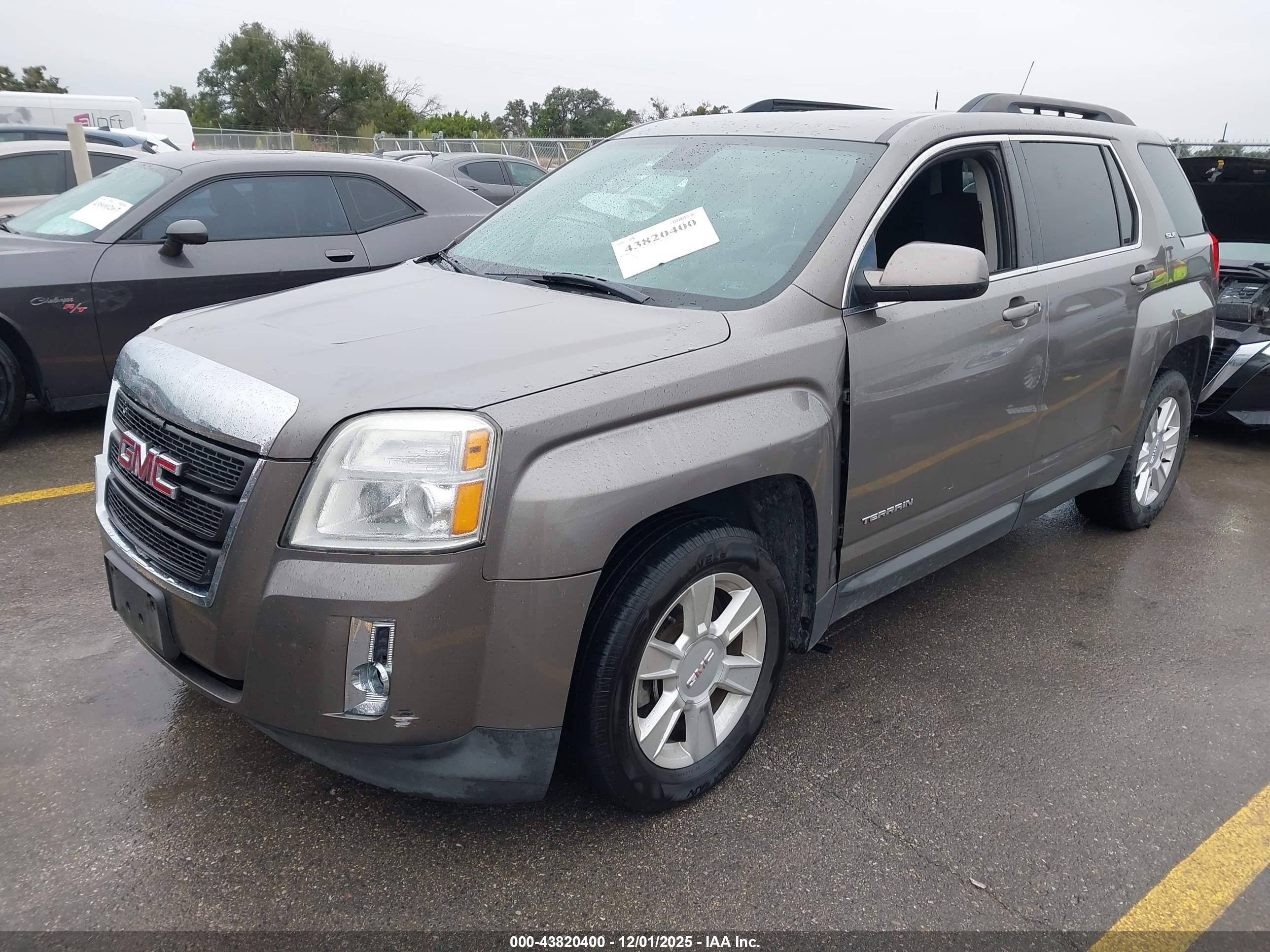 GMC TERRAIN image 2