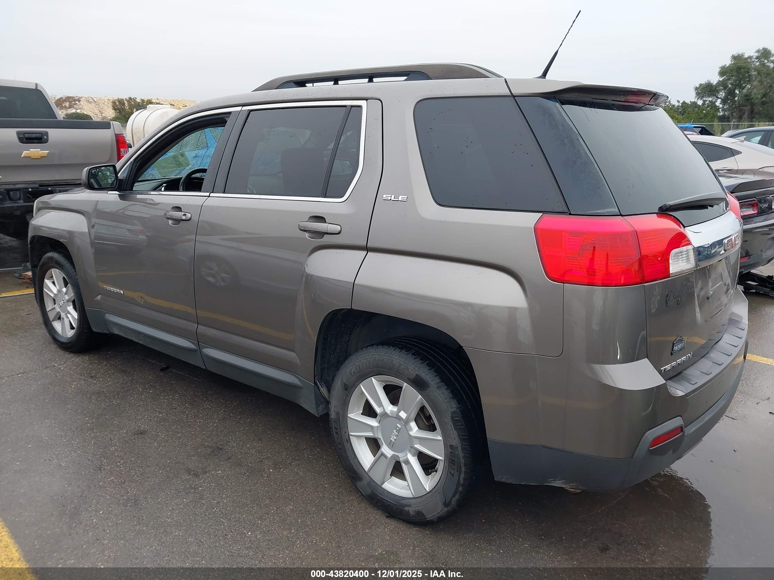 GMC TERRAIN image 3