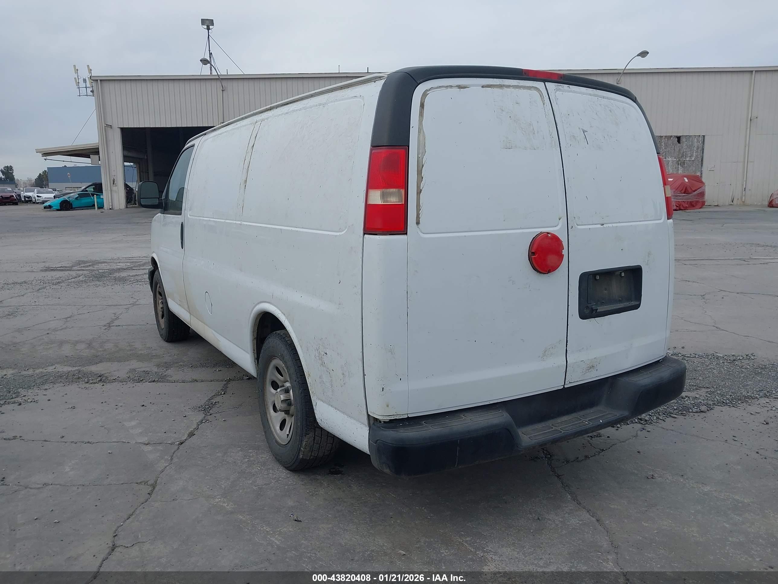 CHEVROLET EXPRESS image 3
