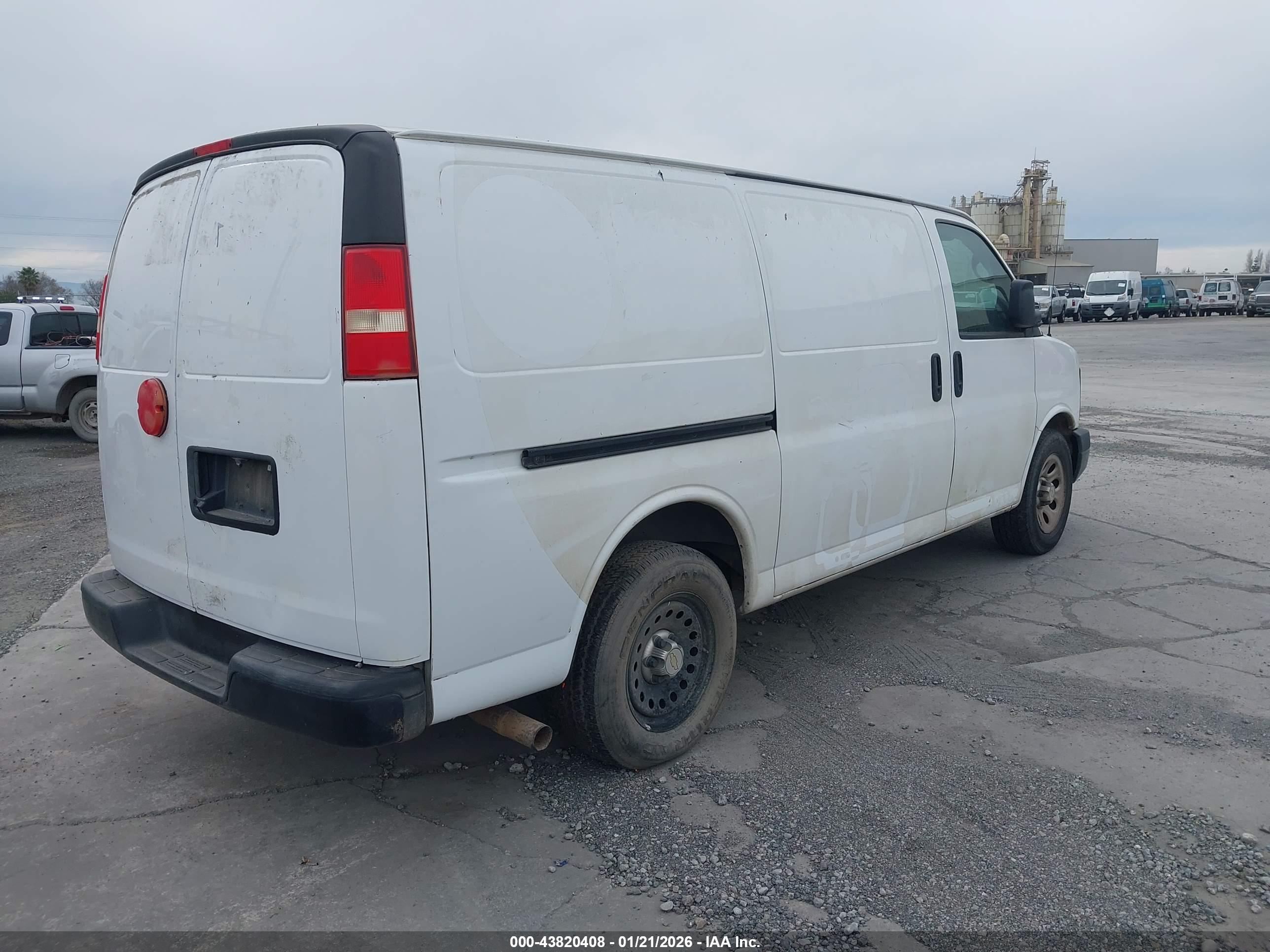 CHEVROLET EXPRESS image 4