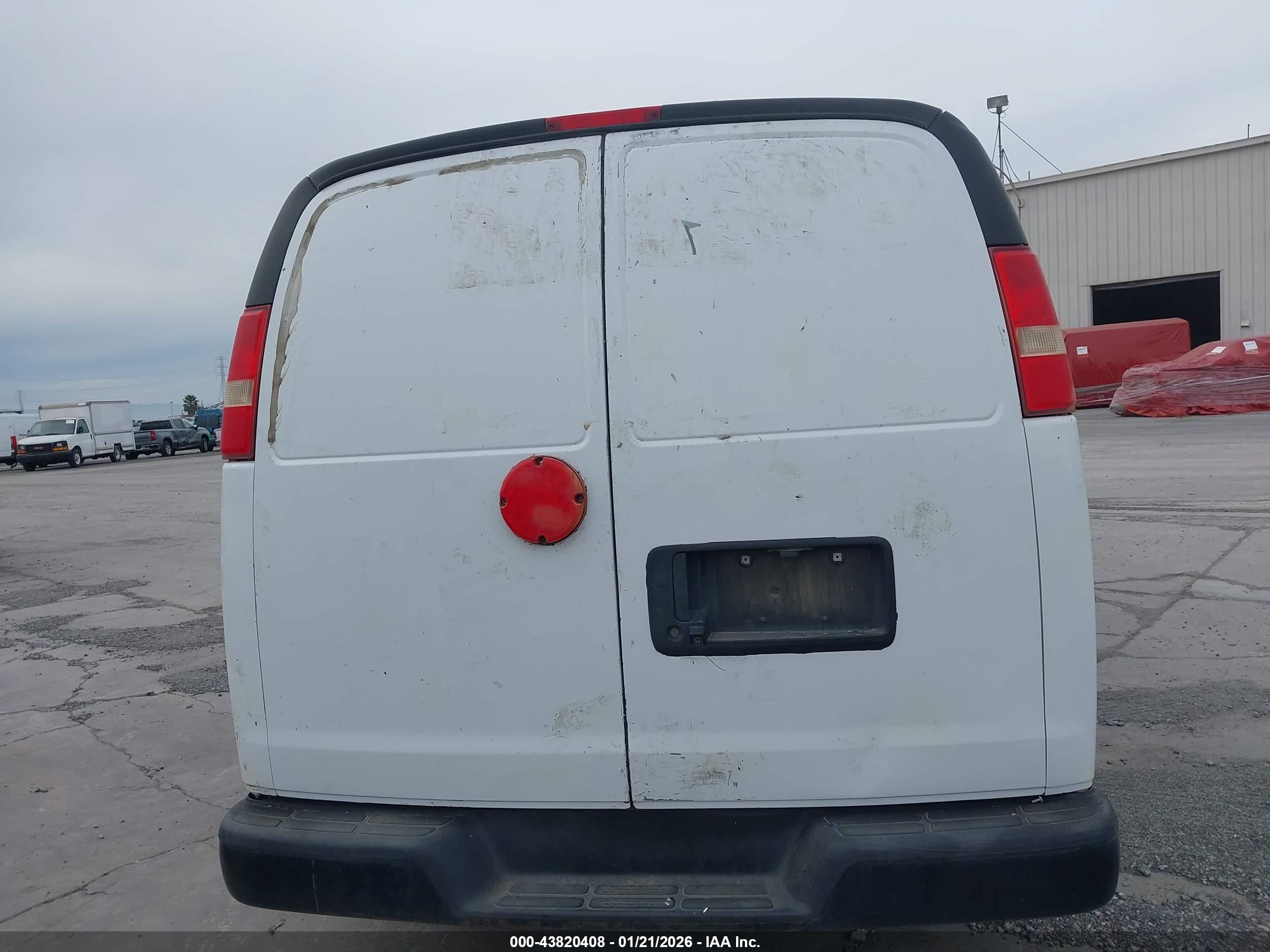 CHEVROLET EXPRESS image 6