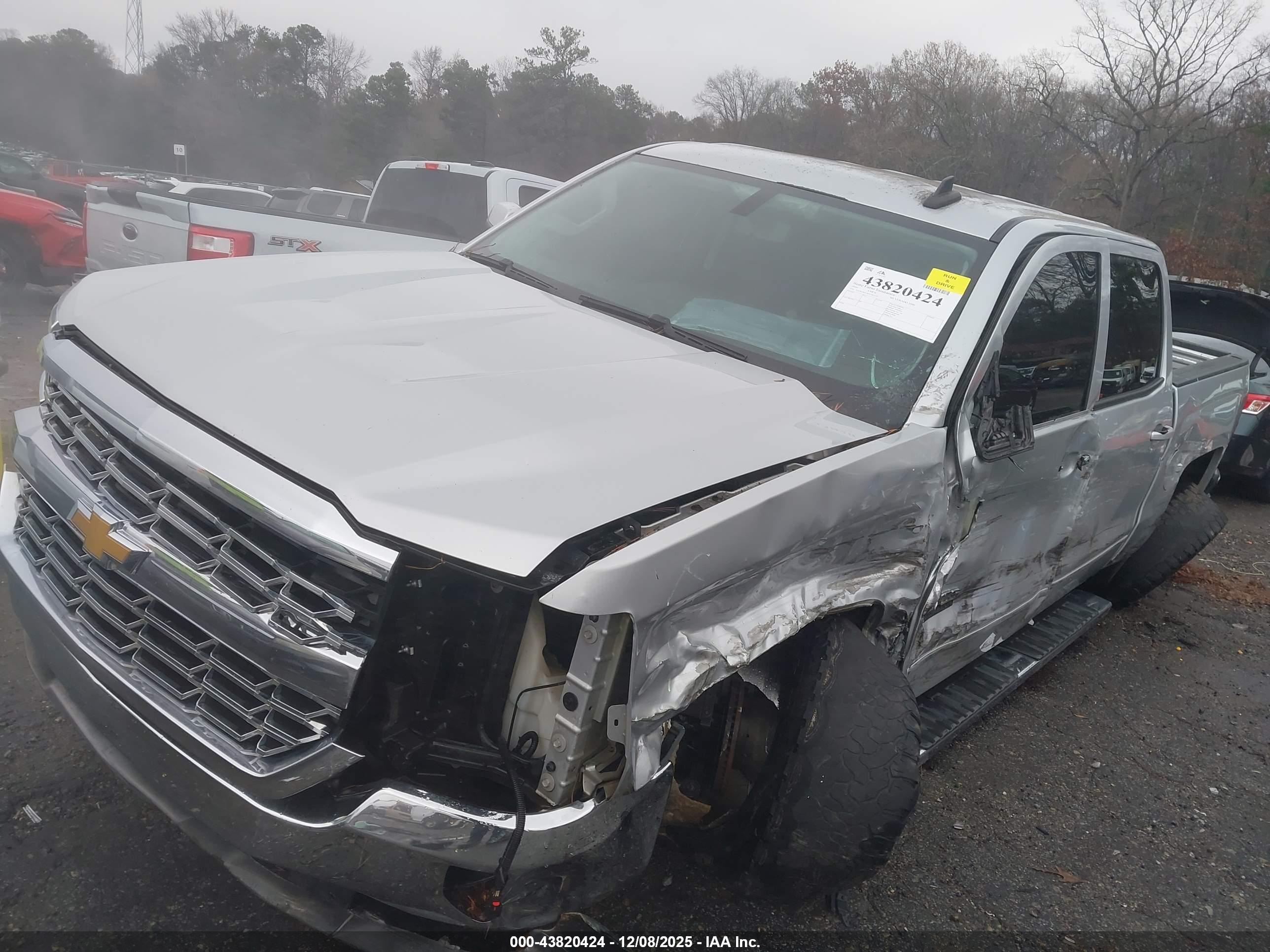 CHEVROLET SILVERADO image 2