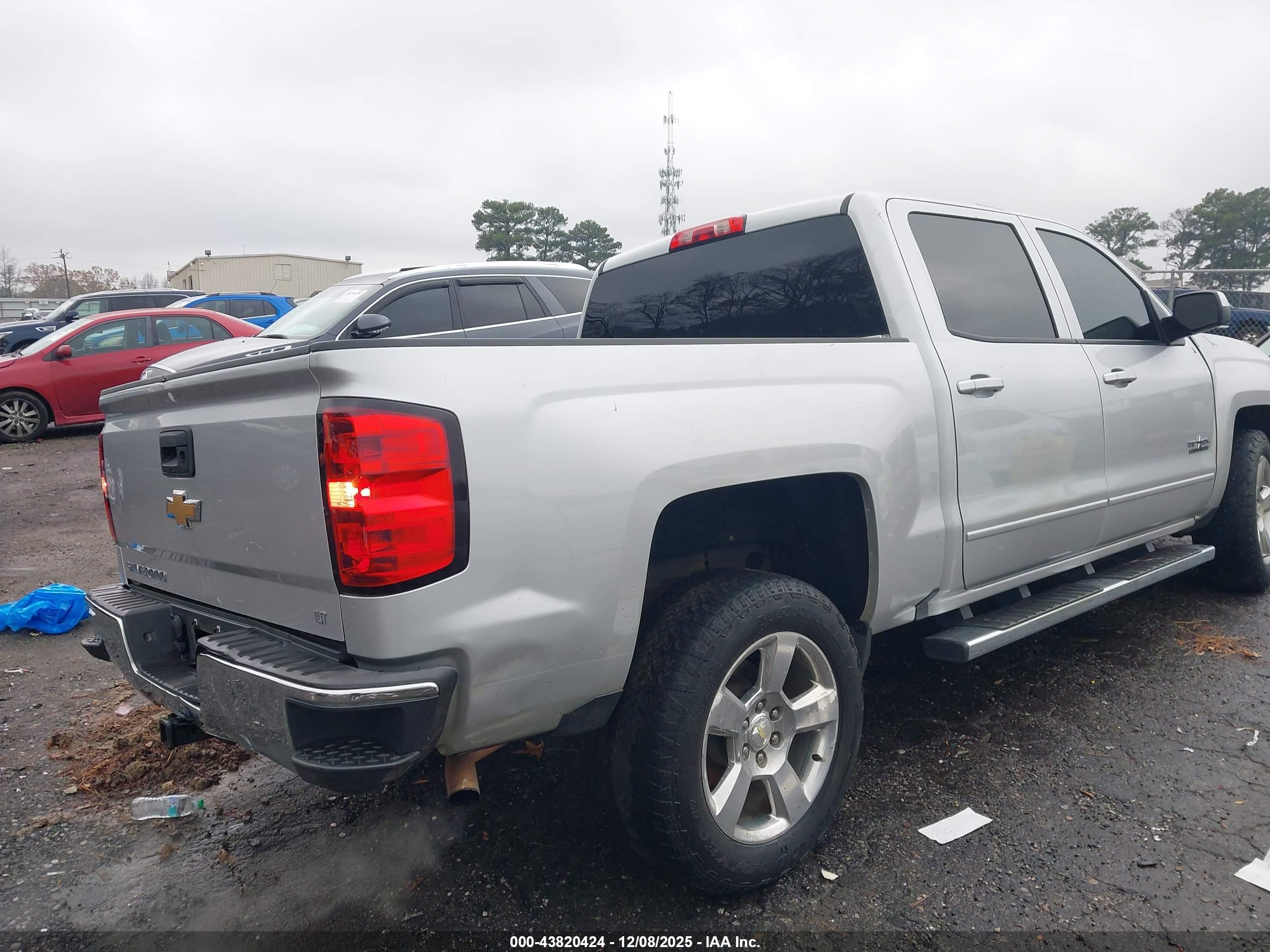 CHEVROLET SILVERADO image 4