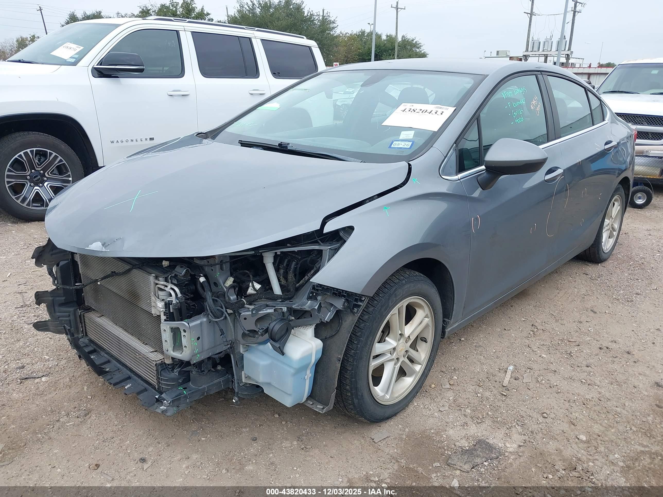 CHEVROLET CRUZE image 2