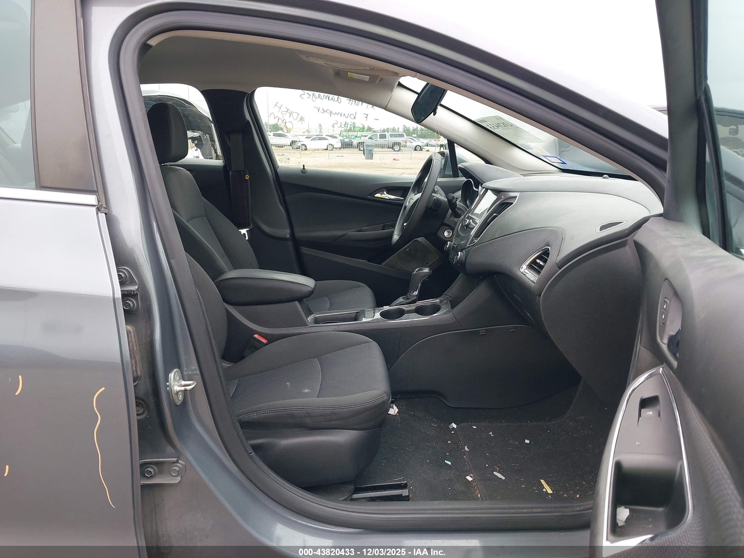 CHEVROLET CRUZE image 5