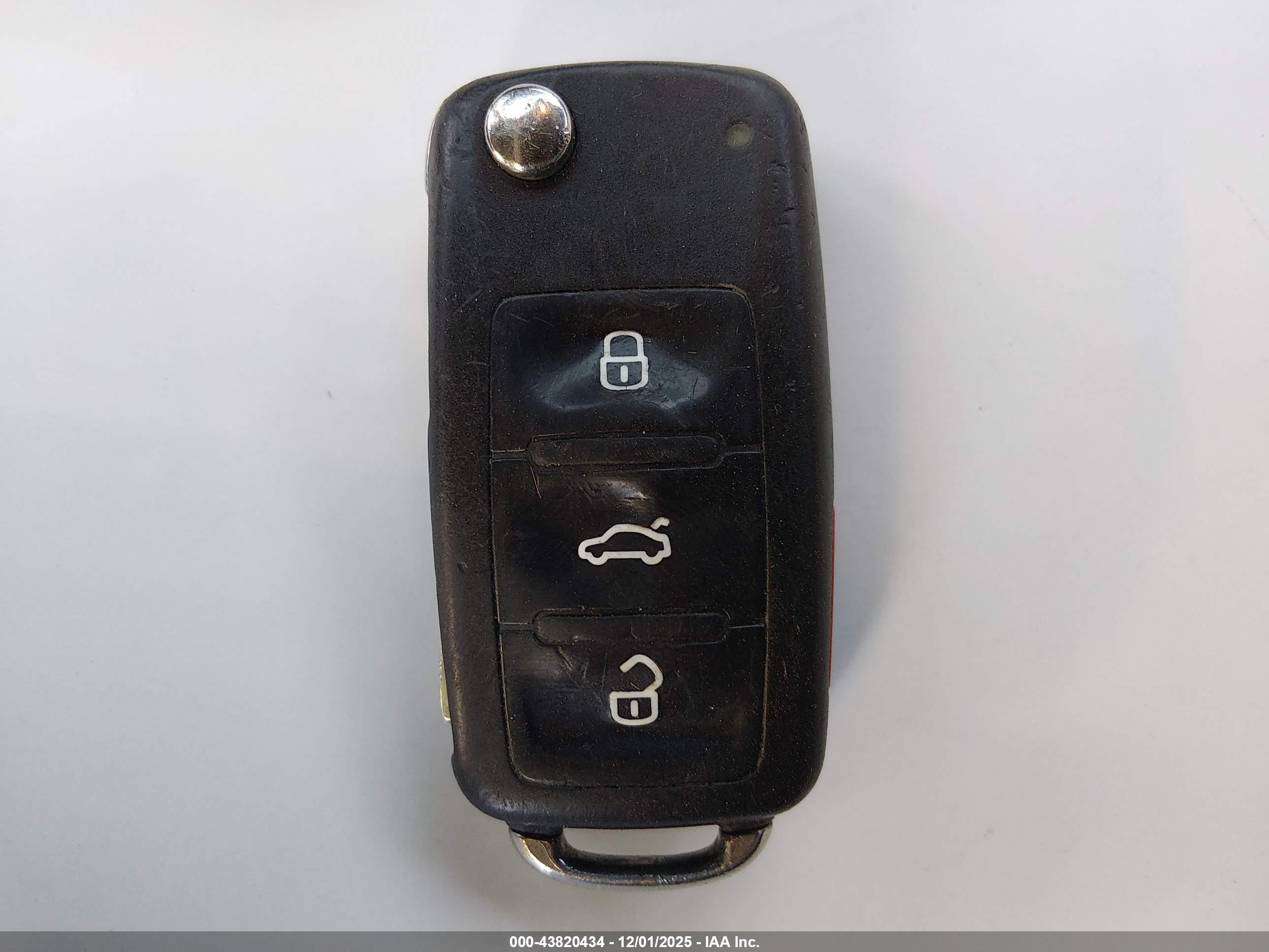 VOLKSWAGEN PASSAT image 11