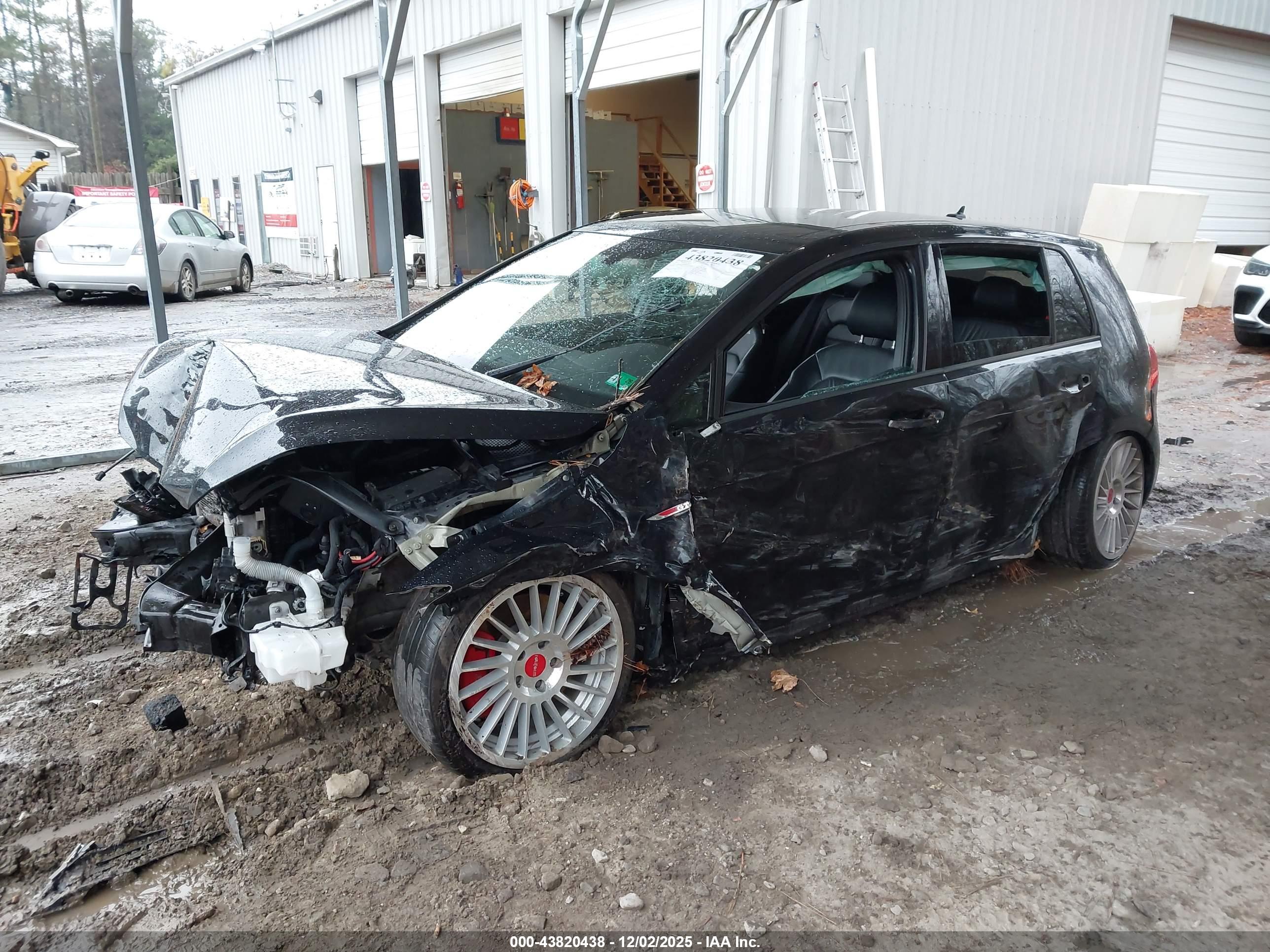 VOLKSWAGEN GOLF image 2