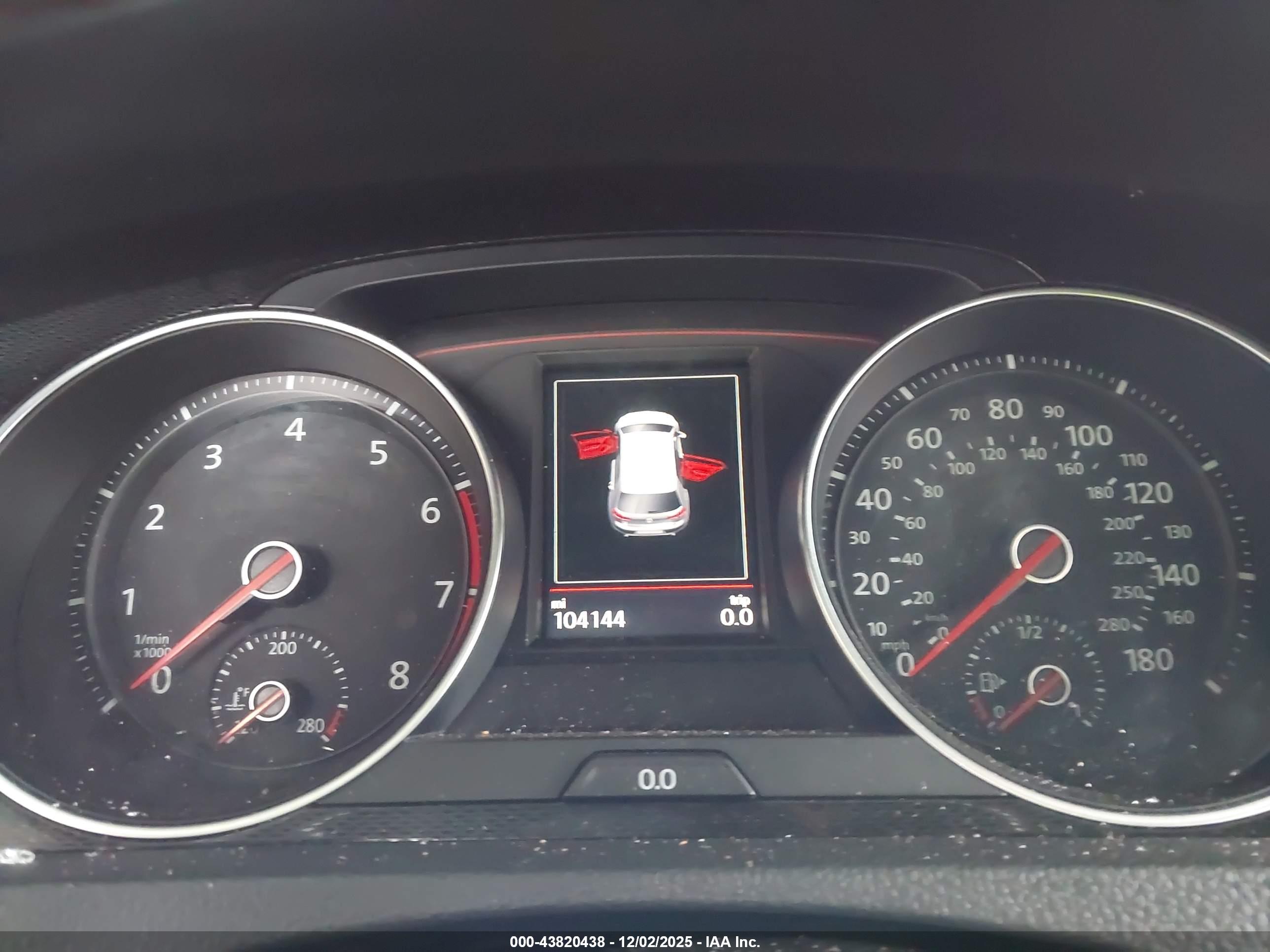 VOLKSWAGEN GOLF image 7
