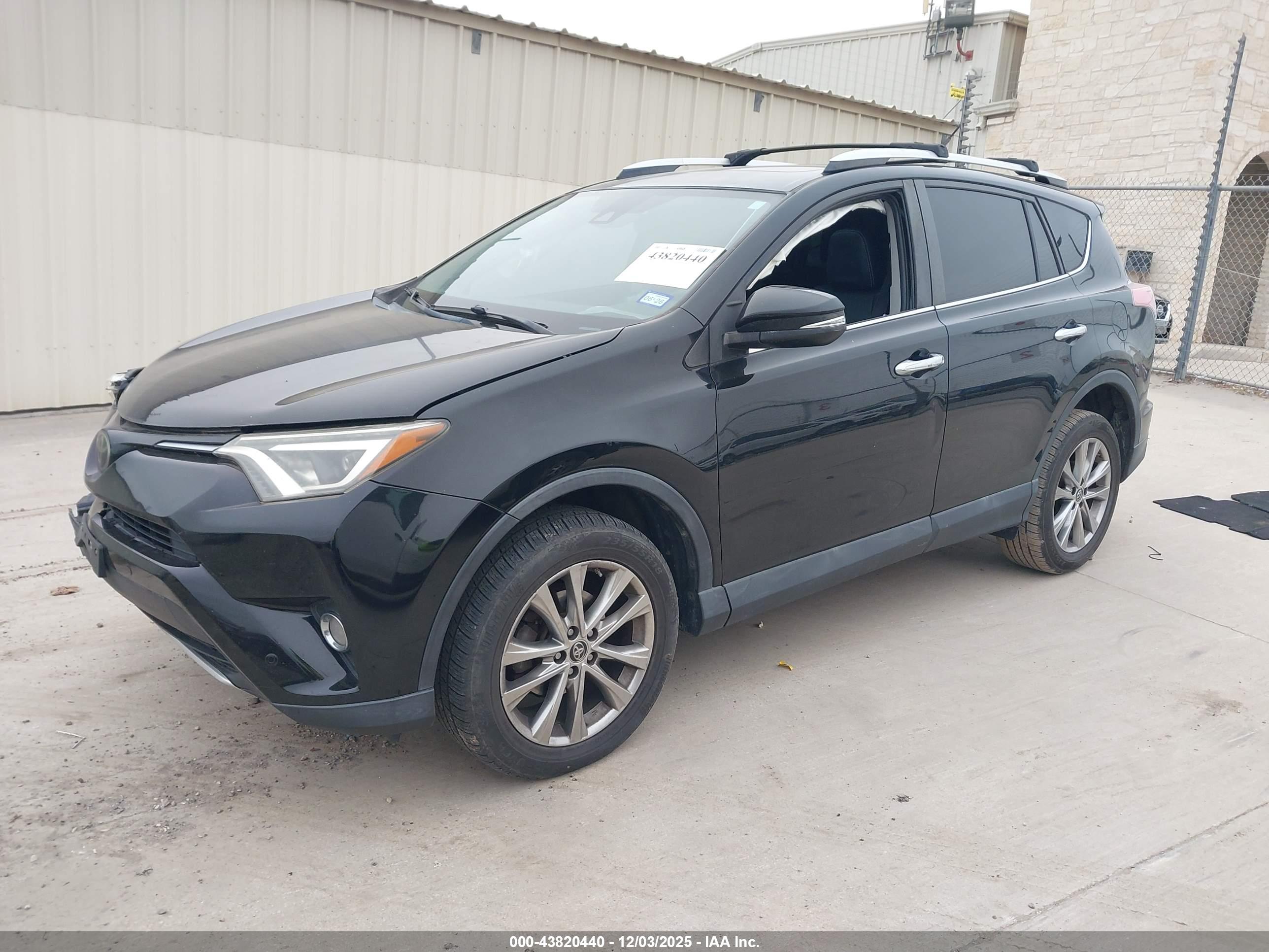 TOYOTA RAV4 image 2