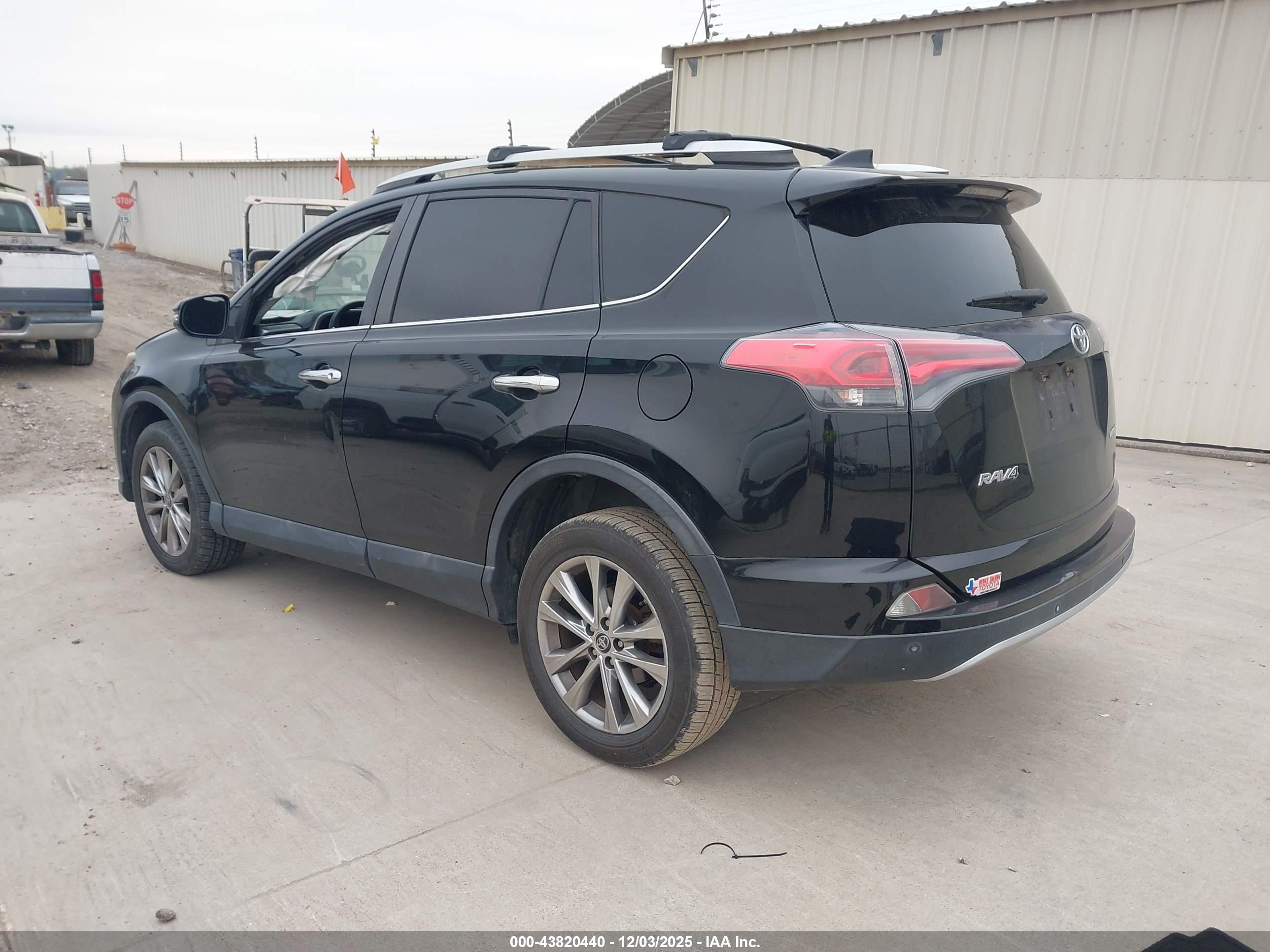 TOYOTA RAV4 image 3