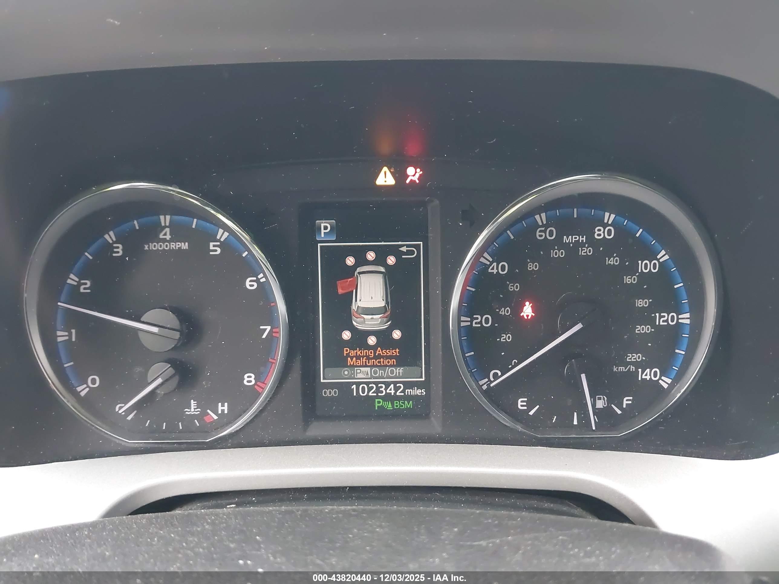 TOYOTA RAV4 image 7