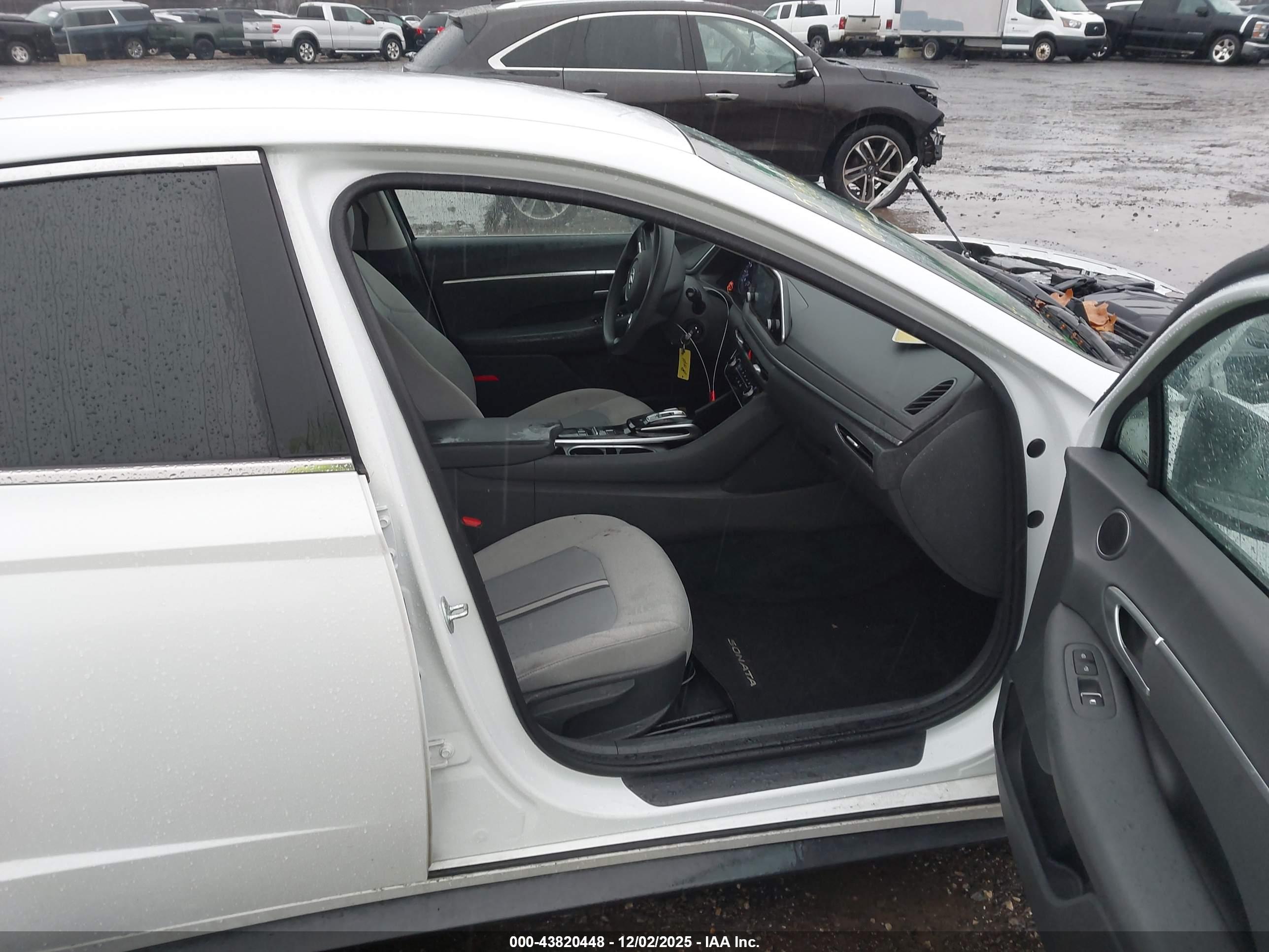 HYUNDAI SONATA image 5