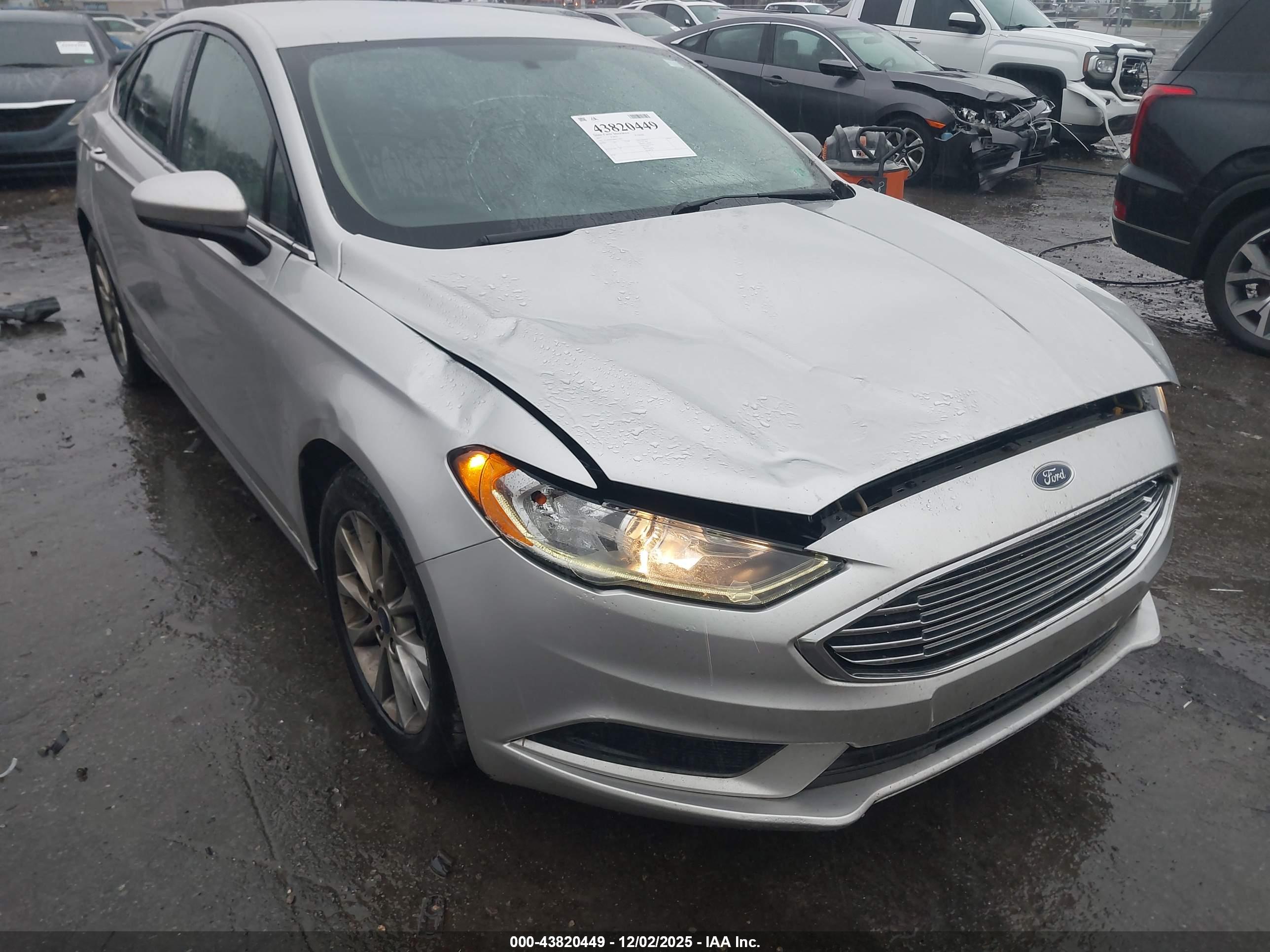 FORD FUSION image 6