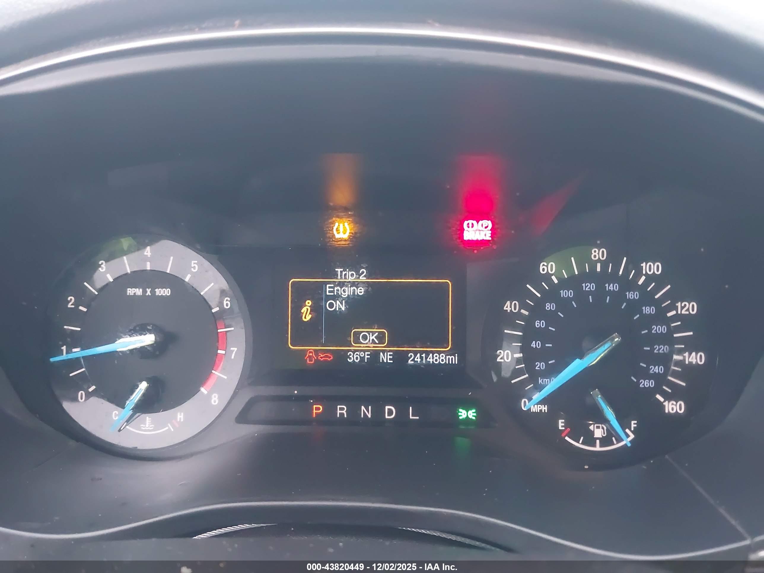 FORD FUSION image 7