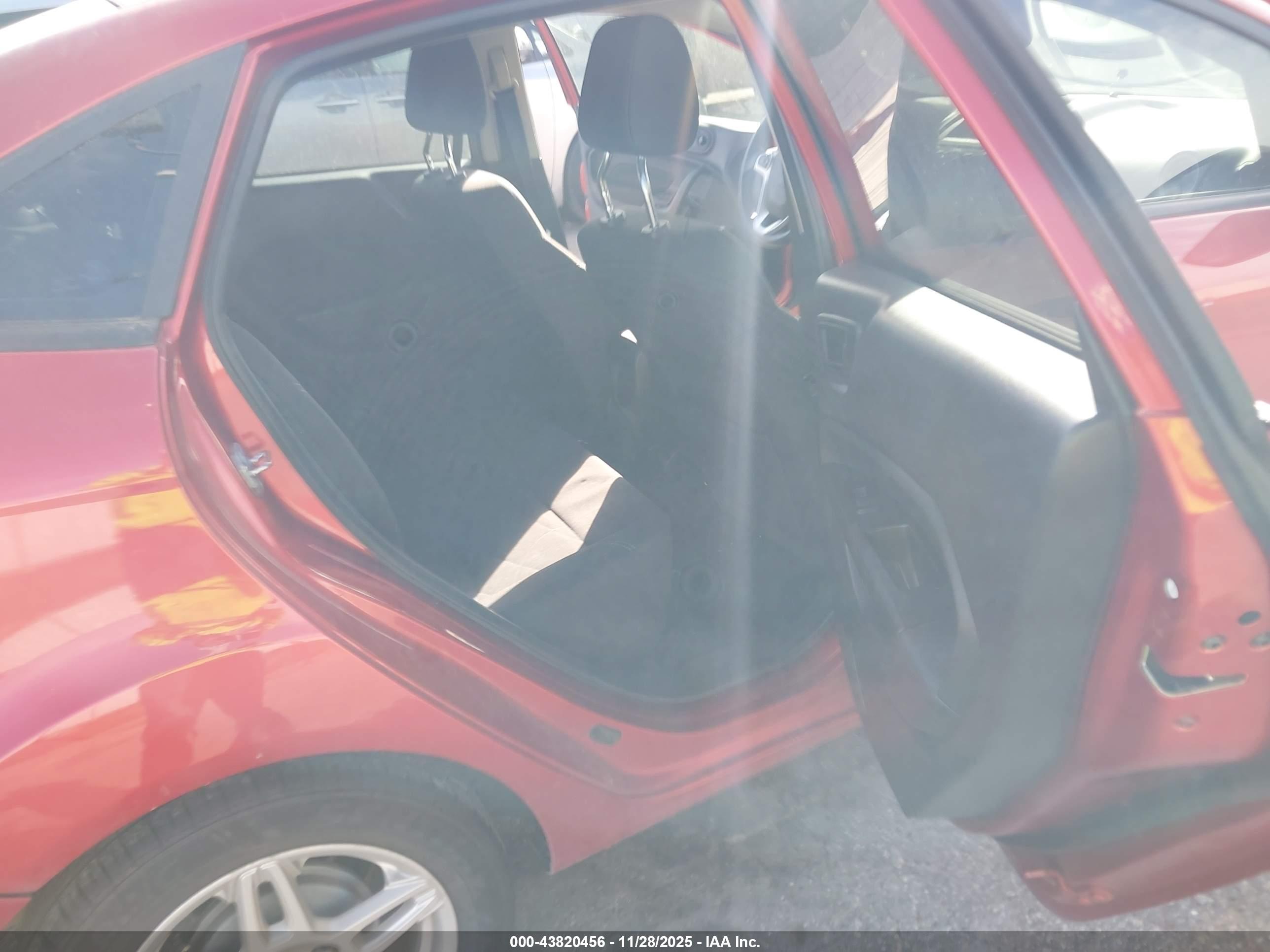 FORD FIESTA image 8