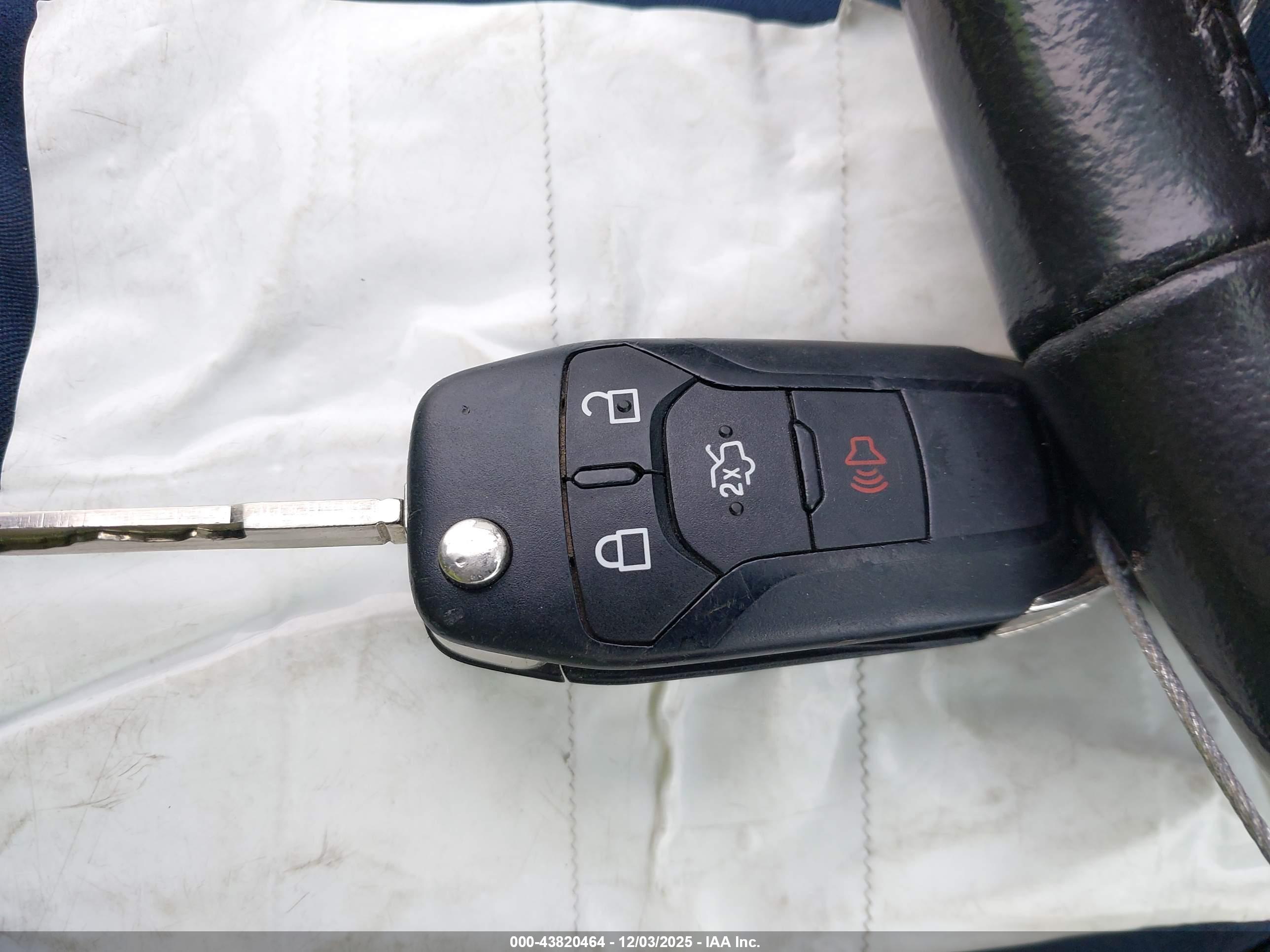 FORD FUSION image 11