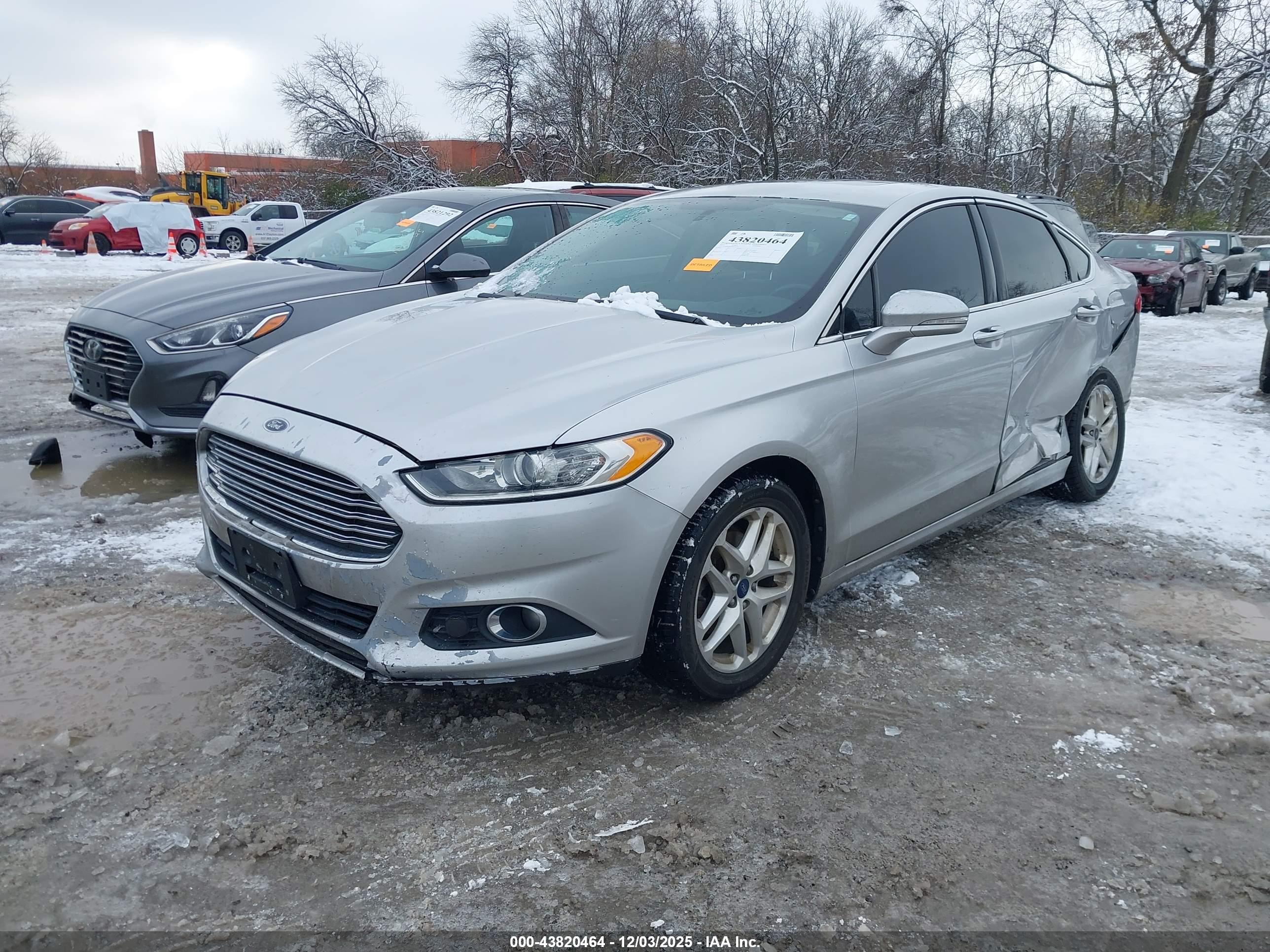 FORD FUSION image 2