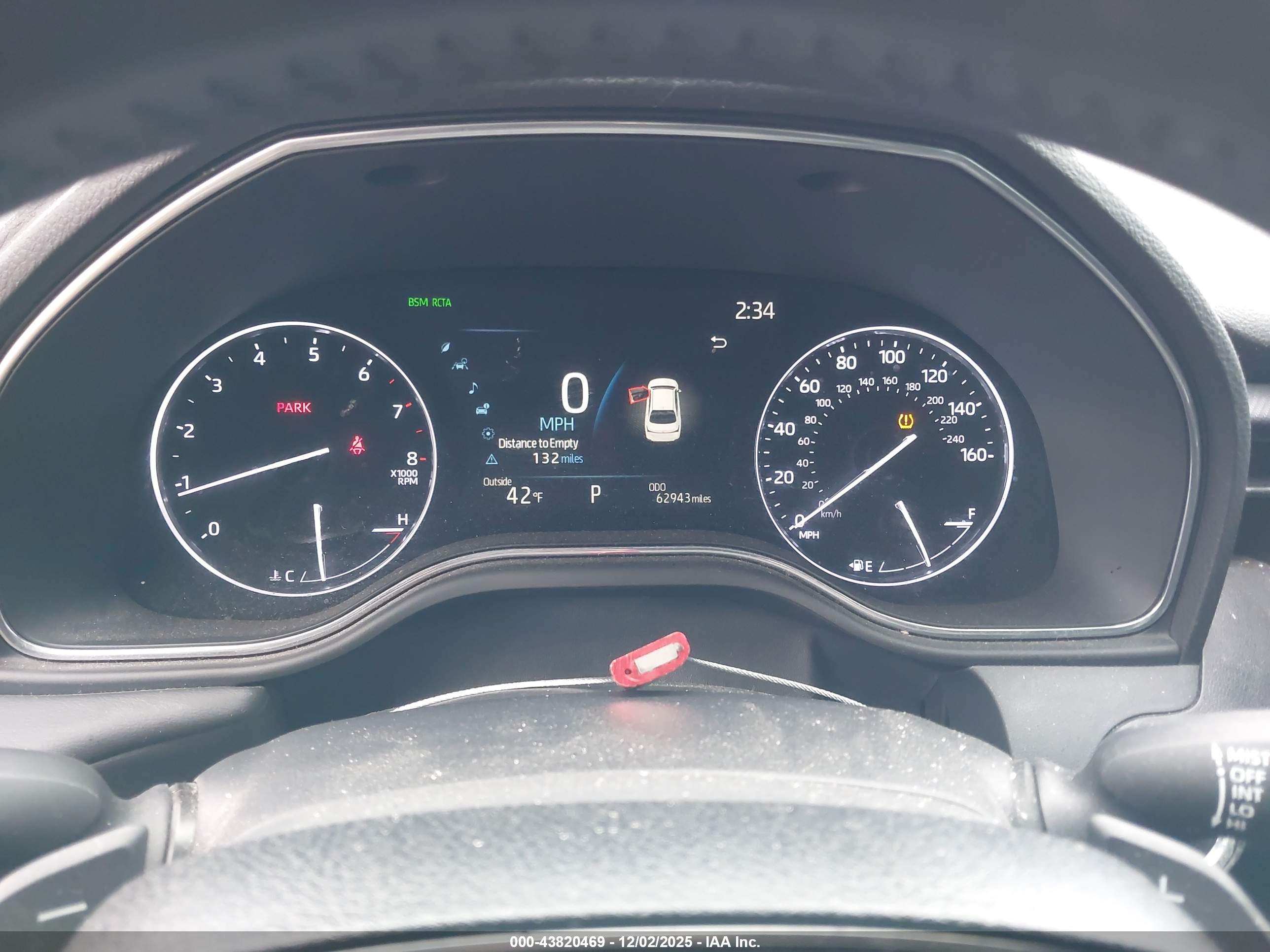 TOYOTA AVALON image 7