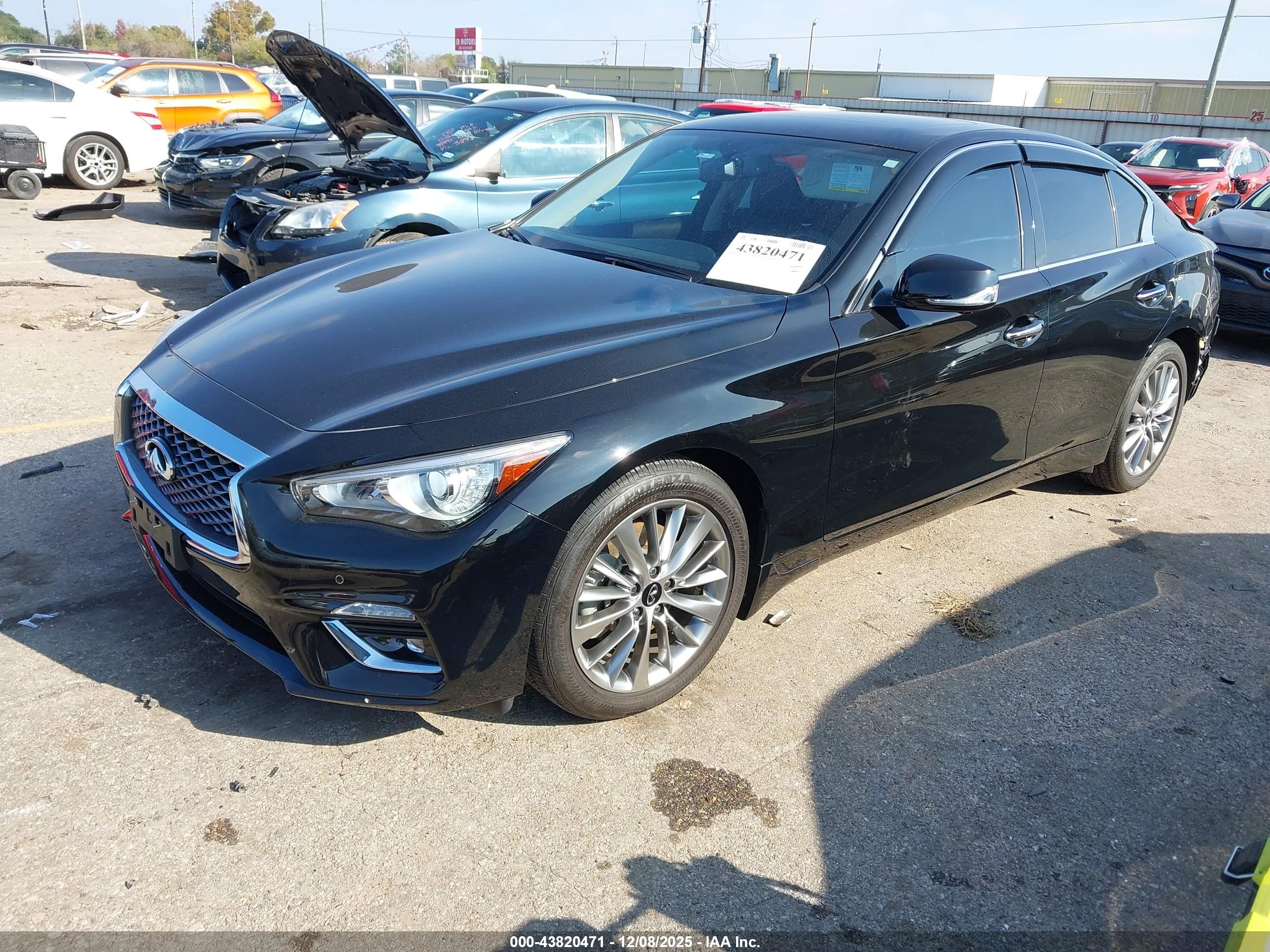 INFINITI Q50 image 2